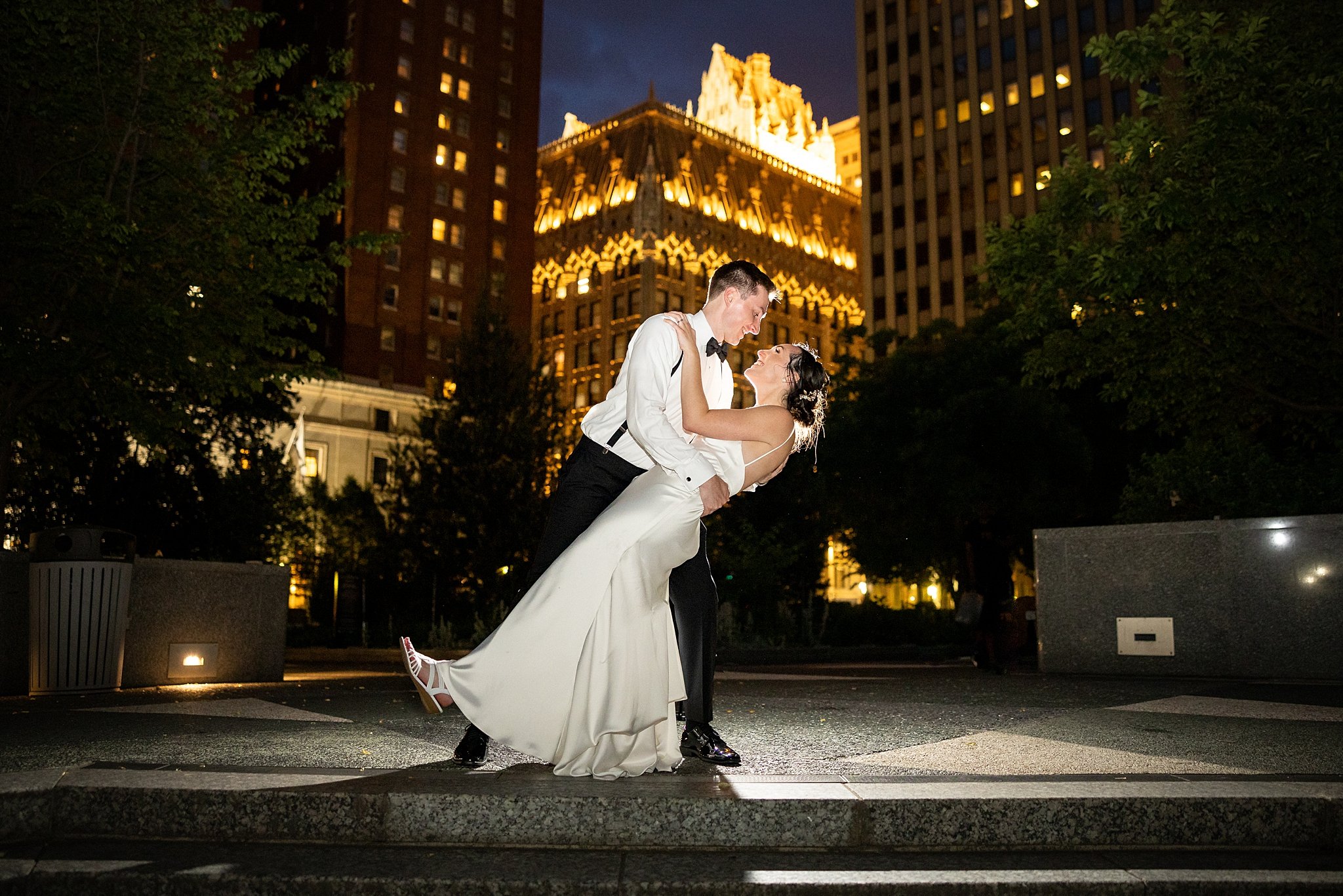 Mellon+Square+Pittsburgh+Downtown+Adam+Michaels+Photography+Pittsburgh+Wedding+Portraits-10.jpg