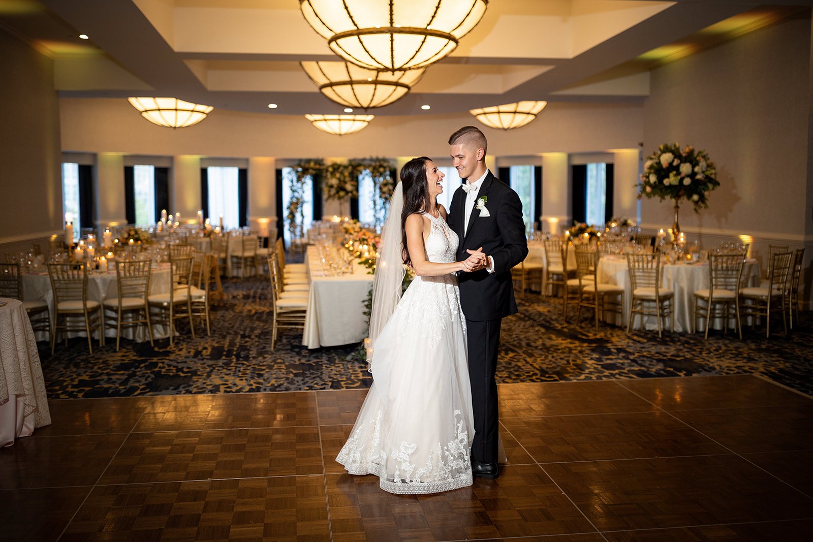 The+Crowne+Plaza+at+Playhouse+Square+Cleveland+Ohio+Wedding+Photography+Adam+Michaels+Photography+Pittsburgh+Wedding+Photography-111.jpg