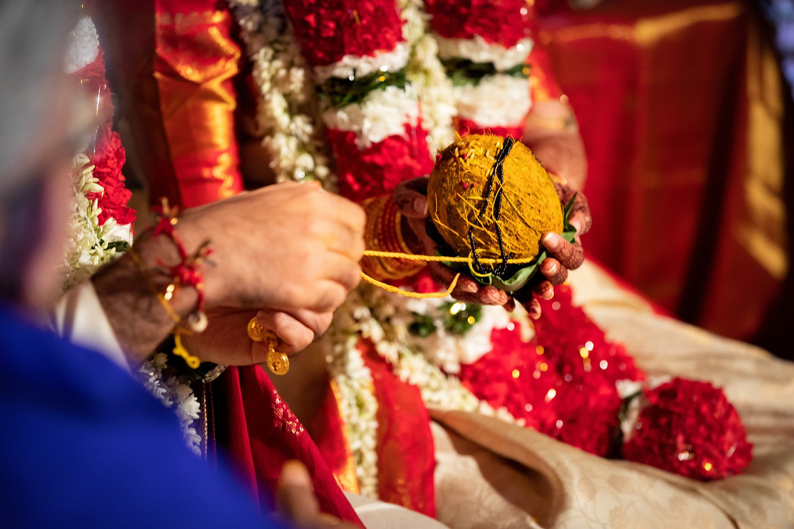 South+Asian+Indian+Wedding+Ceremony+Varmal+Saptapadi+Jaimala+Adam+Michaels+Photography+Pittsburgh+Wedding+Photography-33.jpg