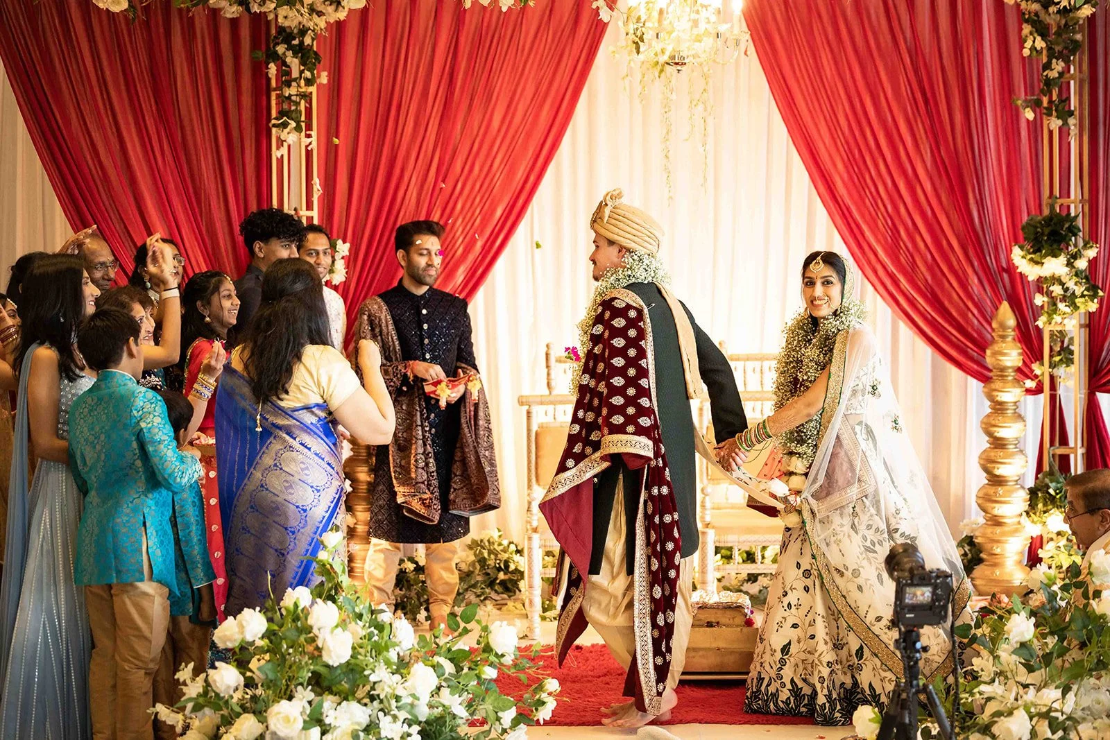 South+Asian+Indian+Wedding+Ceremony+Varmal+Saptapadi+Jaimala+Adam+Michaels+Photography+Pittsburgh+Wedding+Photography-87.jpg