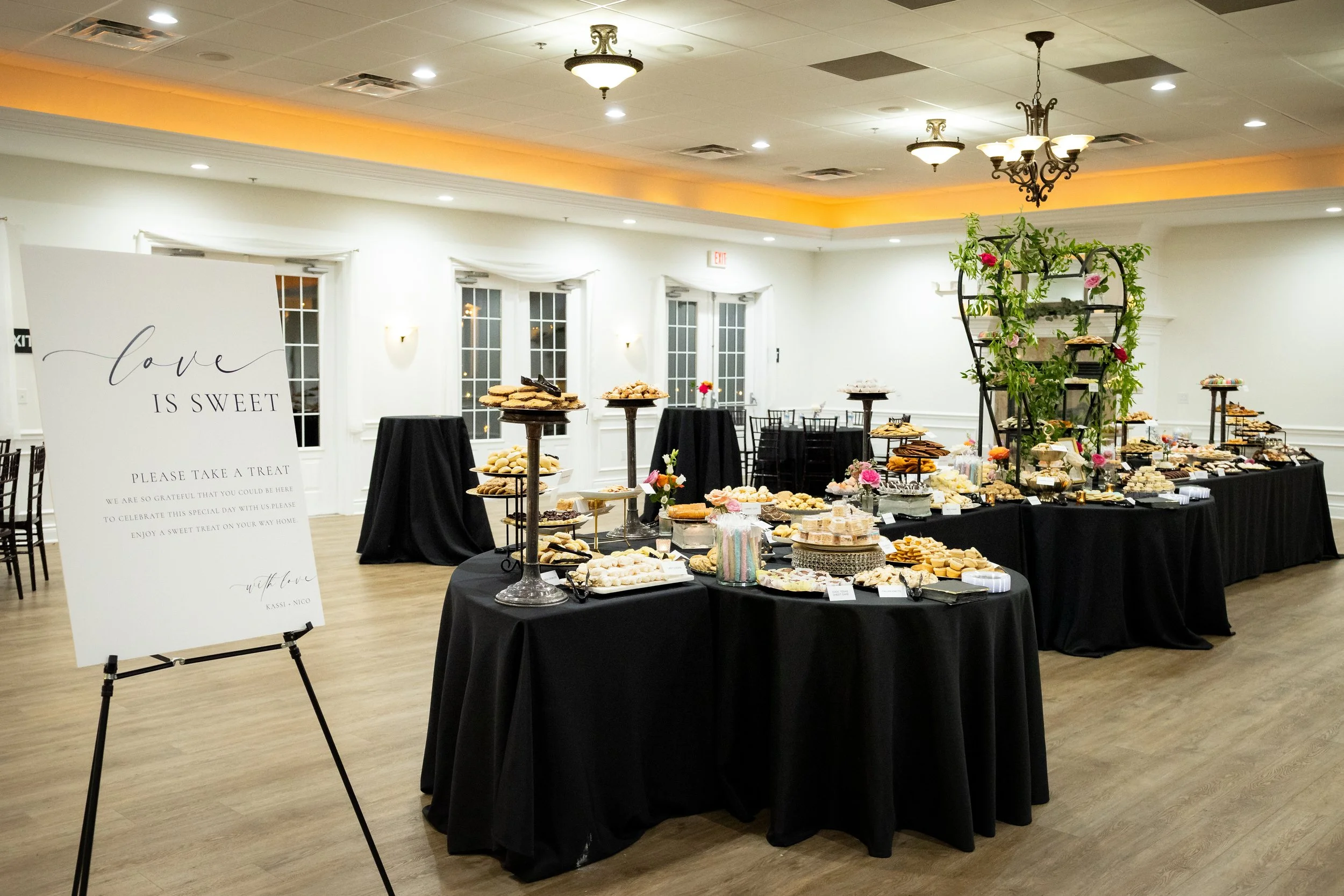 Twelve Oaks Mansion Wedding Pictures-63.jpg