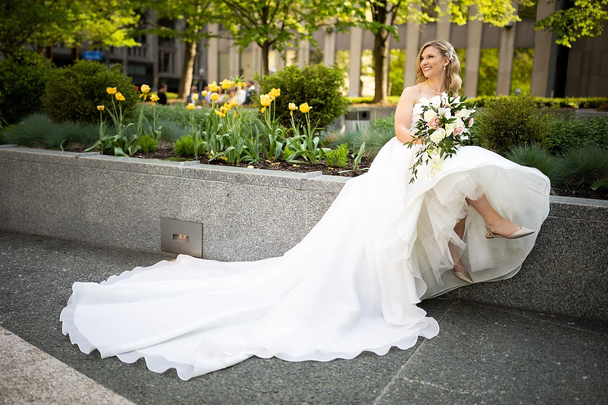 Mellon+Square+Pittsburgh+Downtown+Adam+Michaels+Photography+Pittsburgh+Wedding+Portraits-19.jpg