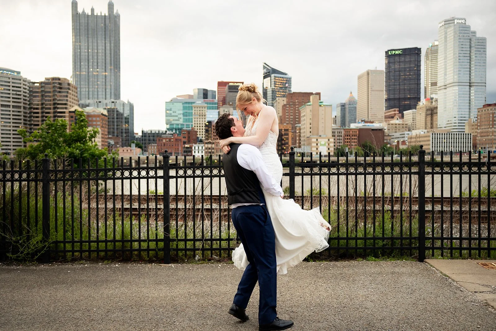 Sheraton+Station+Square+Adam+Michaels+Photography+Pittsburgh+Wedding+Photography-34.jpg
