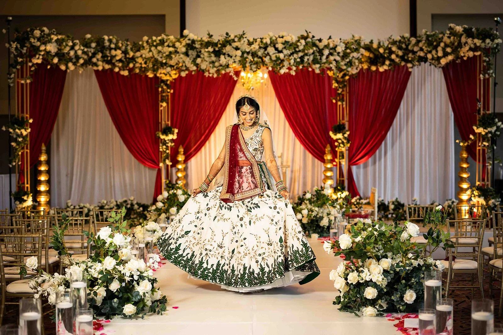 South+Asian+Indian+Wedding+Ceremony+Varmal+Saptapadi+Jaimala+Adam+Michaels+Photography+Pittsburgh+Wedding+Photography-71.jpg