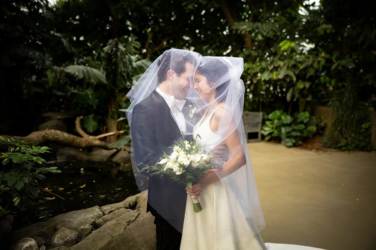 National+Aviary+Lake+Elizabeth+Allegheny+Commons+Adam+Michaels+Photography+Pittsburgh+Wedding+Photography-67.jpg
