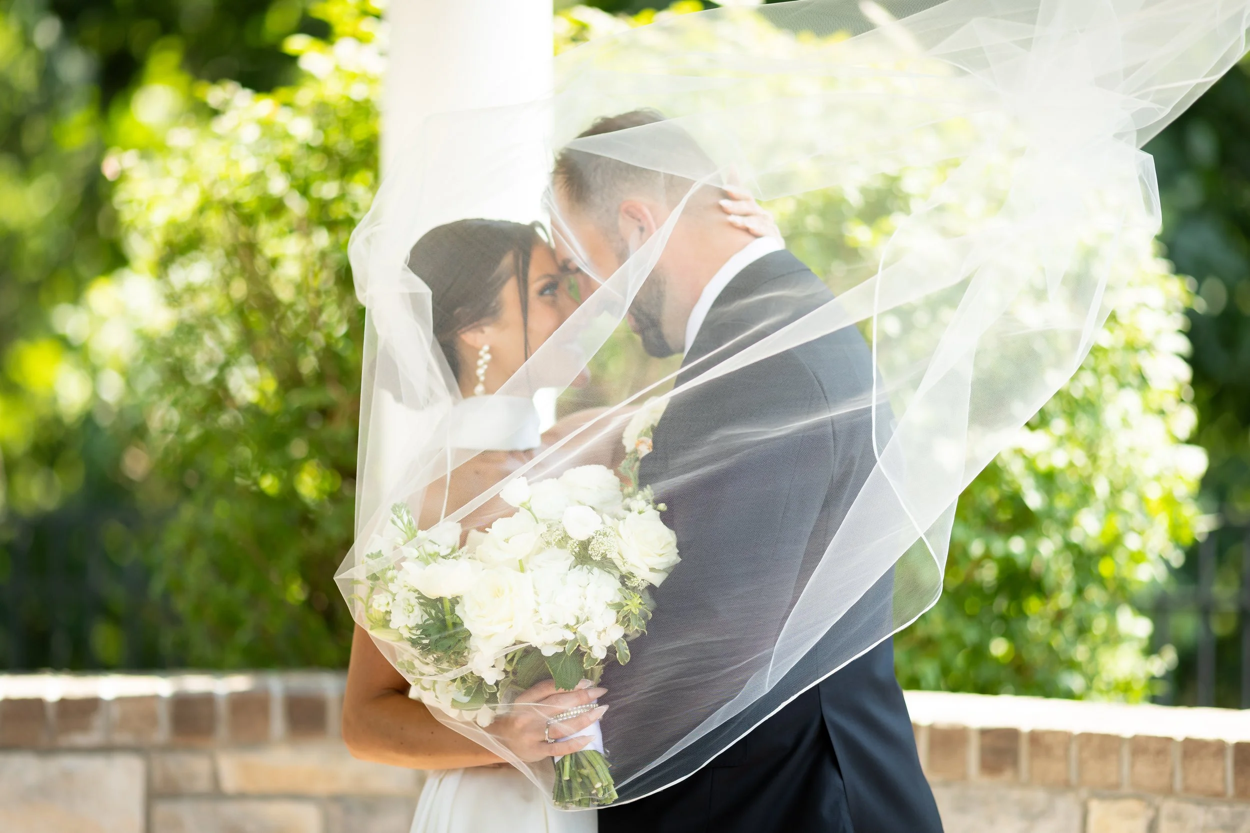 Twelve Oaks Mansion Wedding Pictures-25.jpg