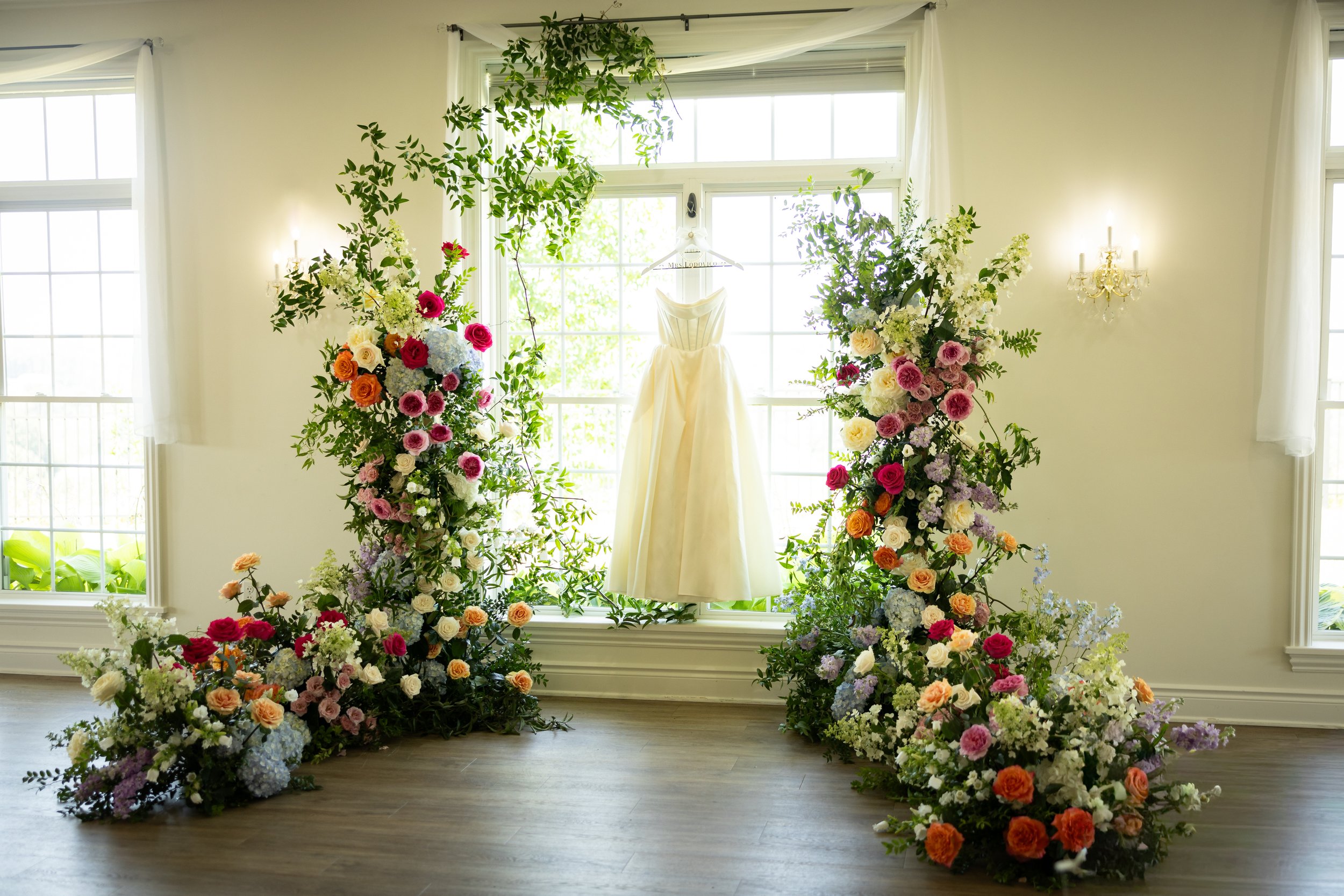 Twelve Oaks Mansion Wedding Pictures-7.jpg