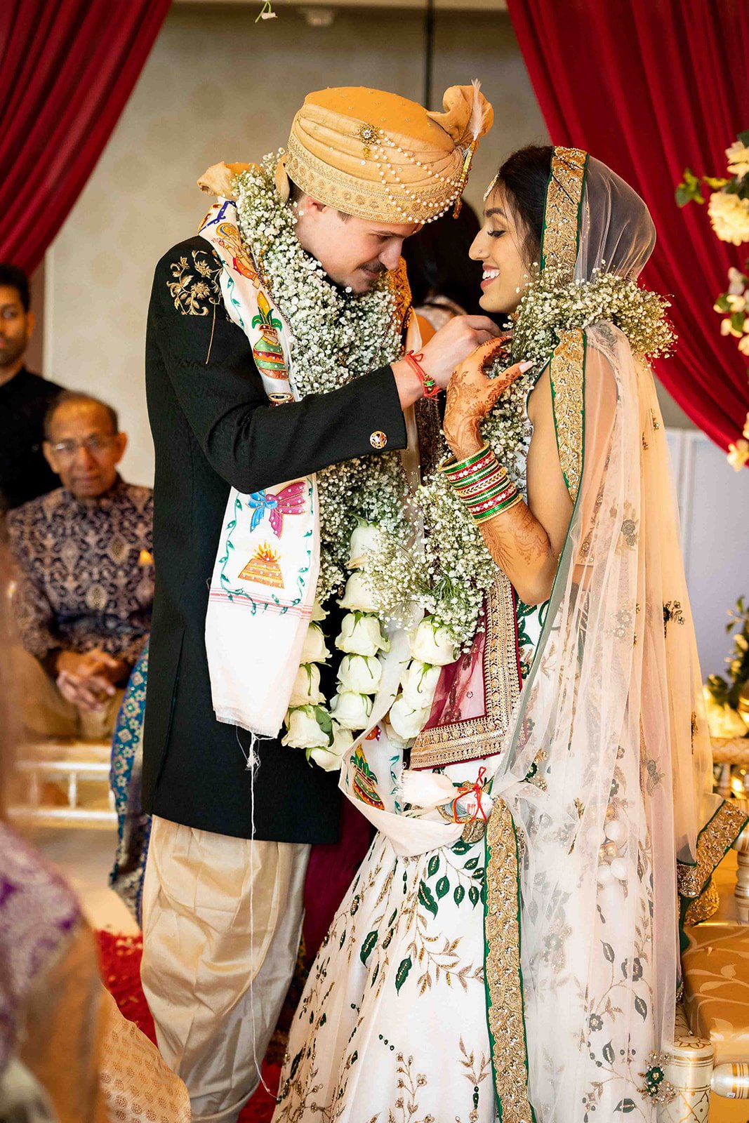 South+Asian+Indian+Wedding+Ceremony+Varmal+Saptapadi+Jaimala+Adam+Michaels+Photography+Pittsburgh+Wedding+Photography-93.jpg