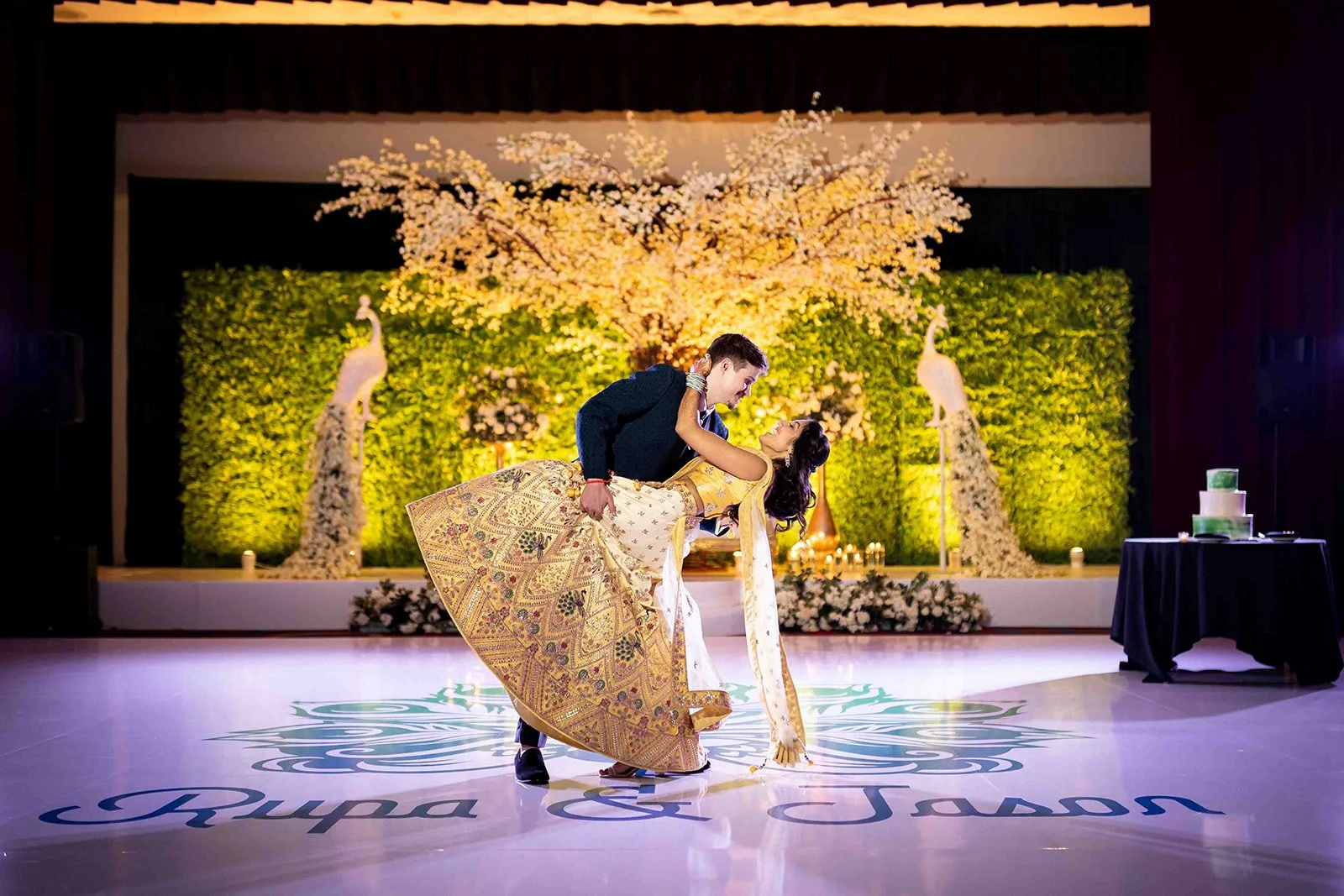 South+Asian+Indian+Wedding+Reception+Adam+Michaels+Photography+Pittsburgh+Wedding+Photography-22.jpg