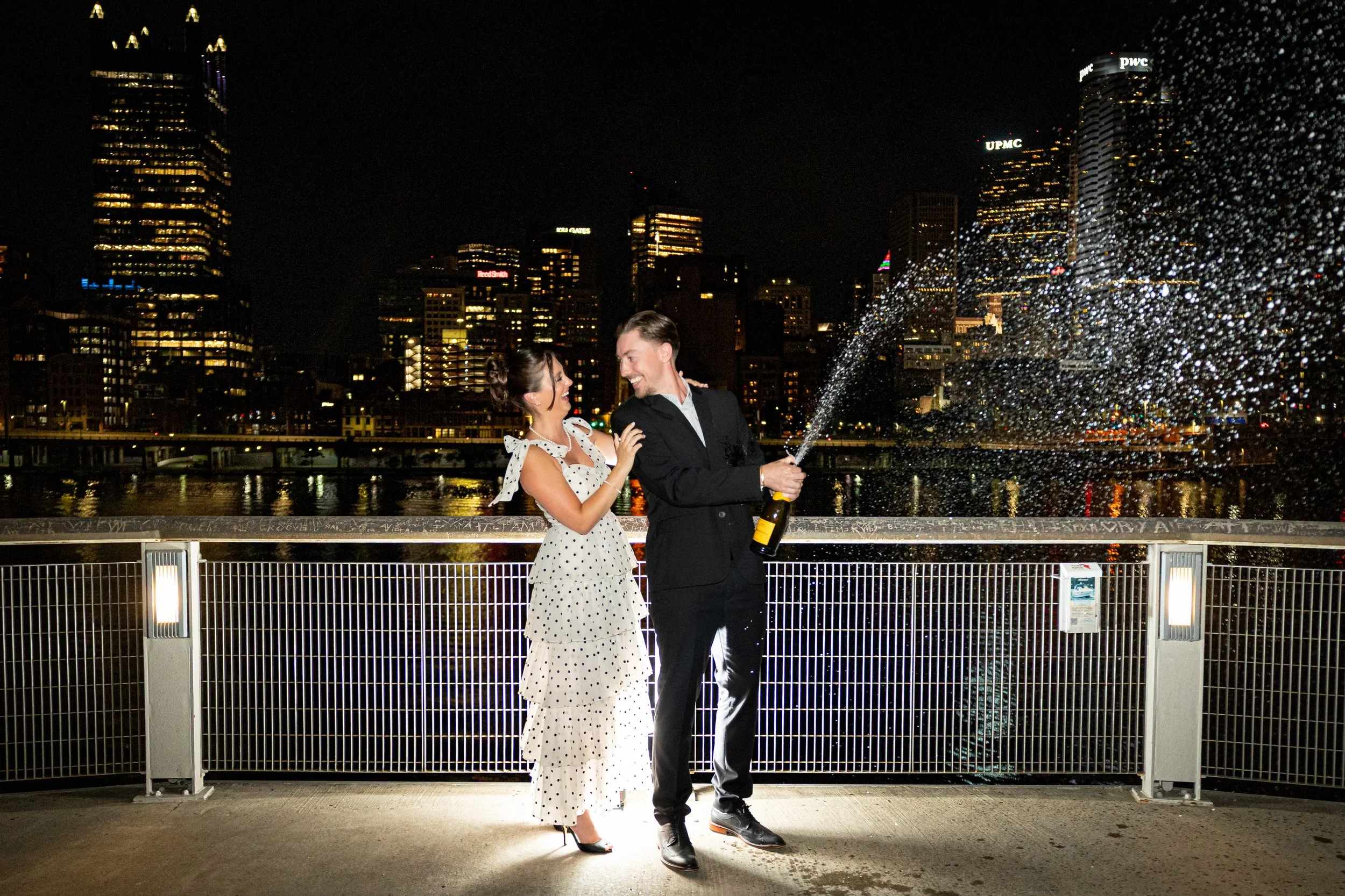 Station+Square+Smithfield+Bridge+Pittsburgh+Engagement+Photography+Adam+Michaels+Photography-7.jpg