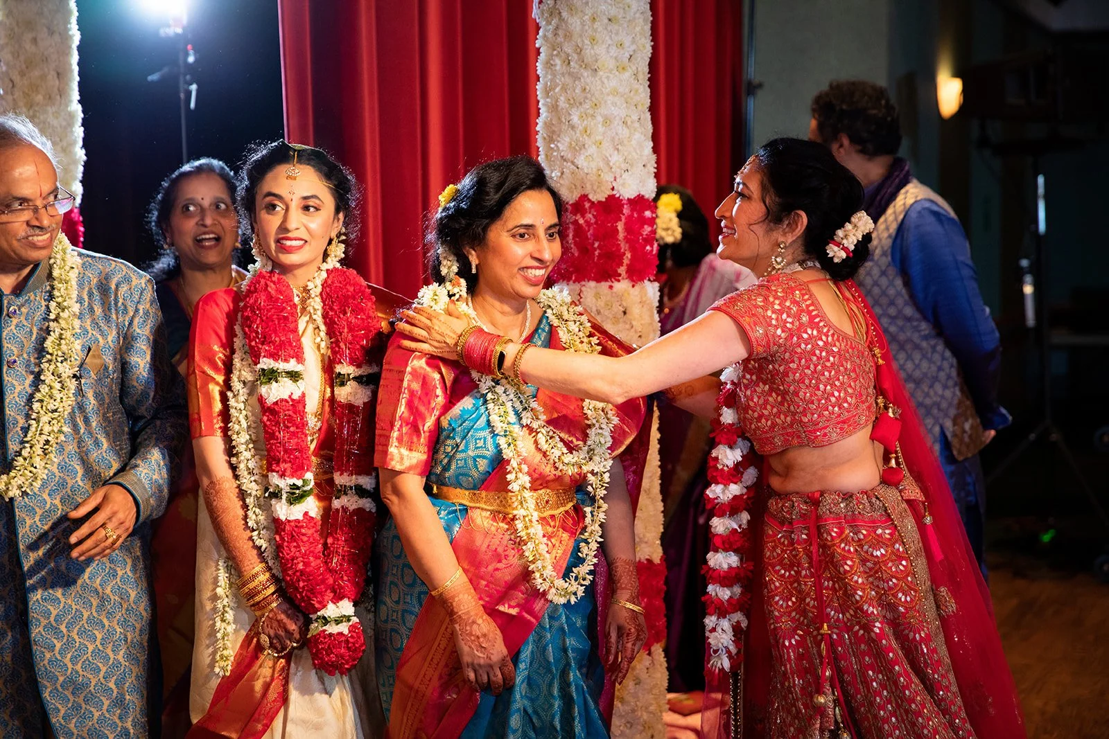 South+Asian+Indian+Wedding+Ceremony+Varmal+Saptapadi+Jaimala+Adam+Michaels+Photography+Pittsburgh+Wedding+Photography-22.jpg