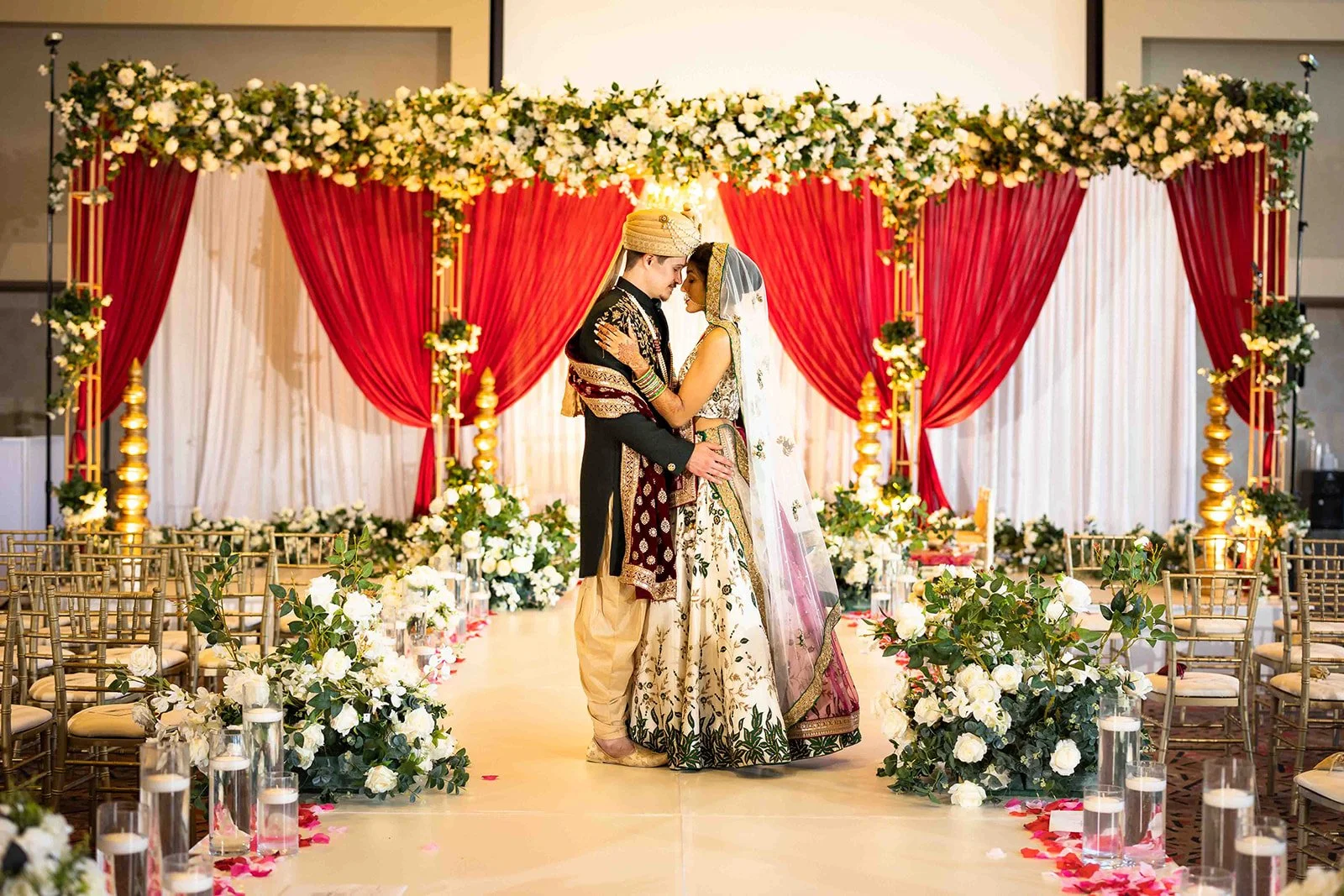 South+Asian+Indian+Wedding+Ceremony+Varmal+Saptapadi+Jaimala+Adam+Michaels+Photography+Pittsburgh+Wedding+Photography-69.jpg