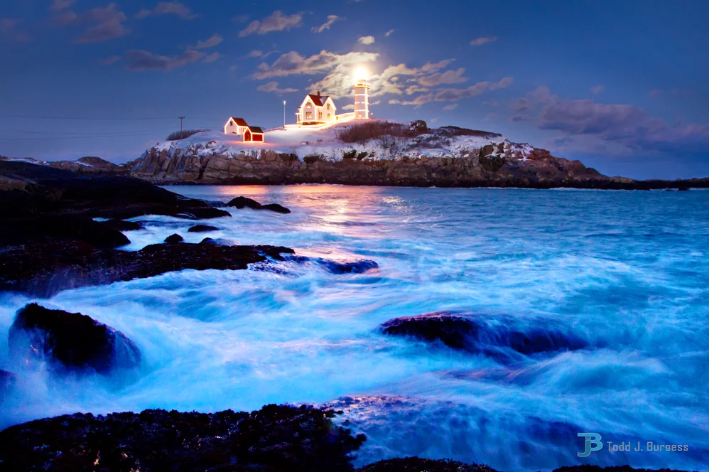 Nubble-moon-sml-last.jpg