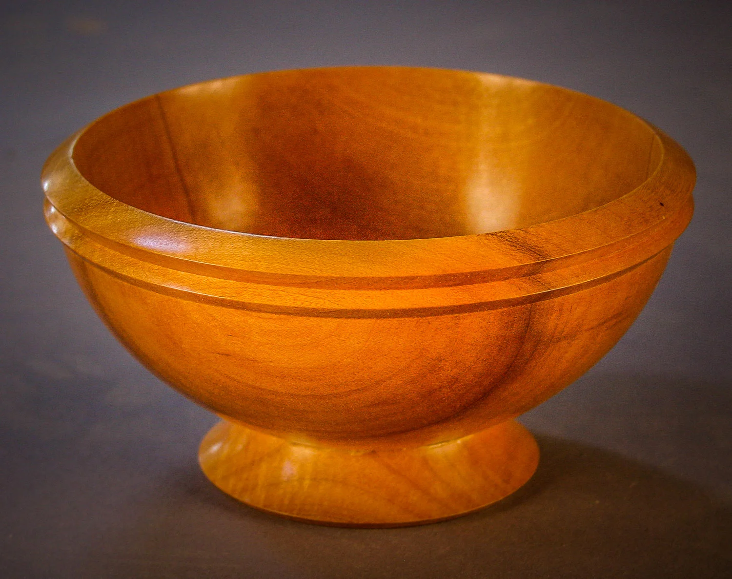 Double-rimmed maple bowl