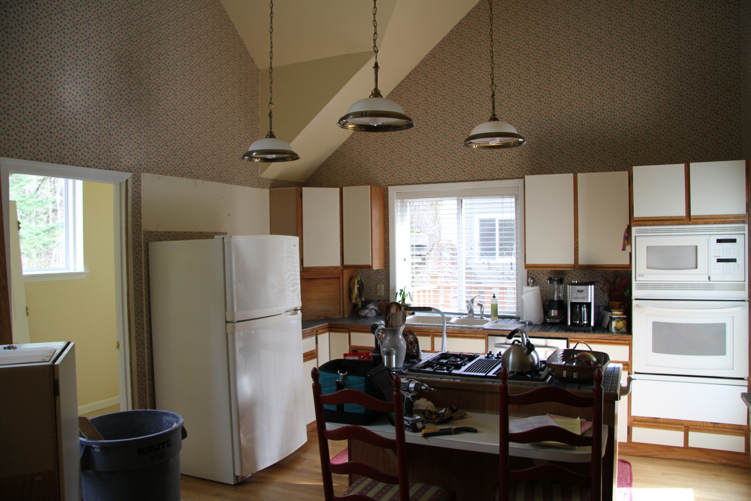 2580 Kitchen Before.JPG