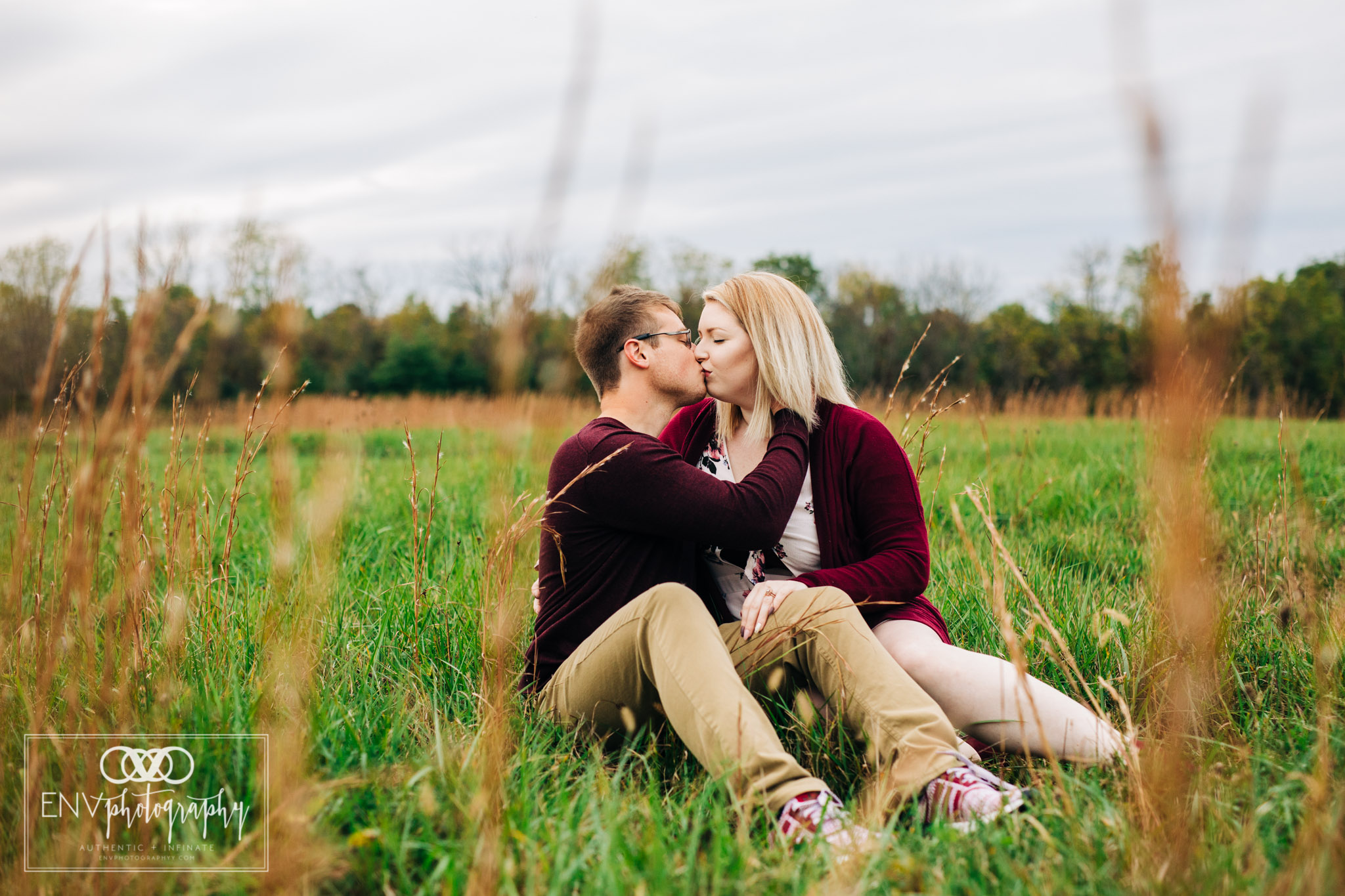 Mount Vernon Ohio Columbus Ohio engagement photography (10).jpg