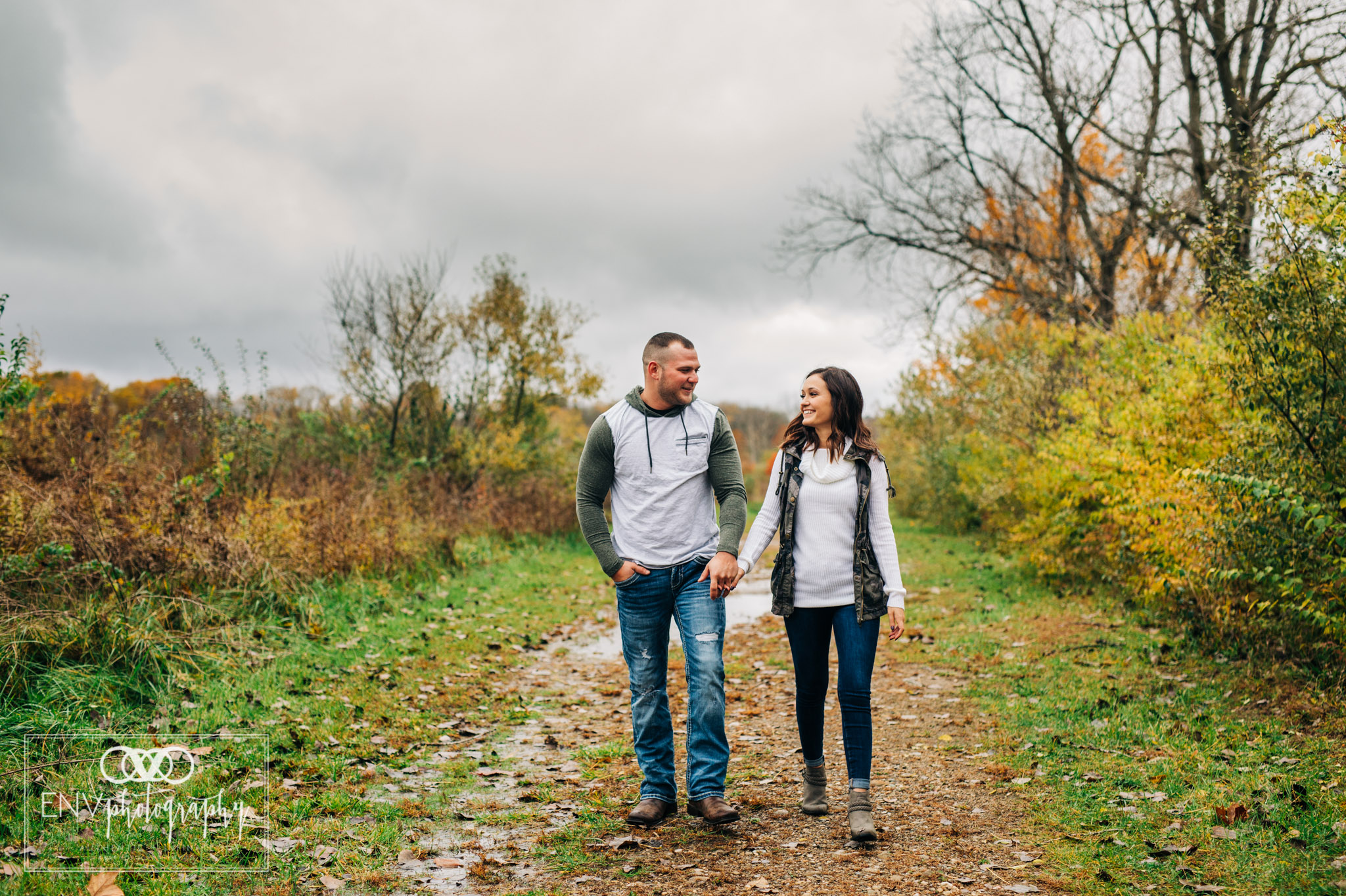 Mount Vernon Columbus Ohio Fall Couple Photography (7).jpg