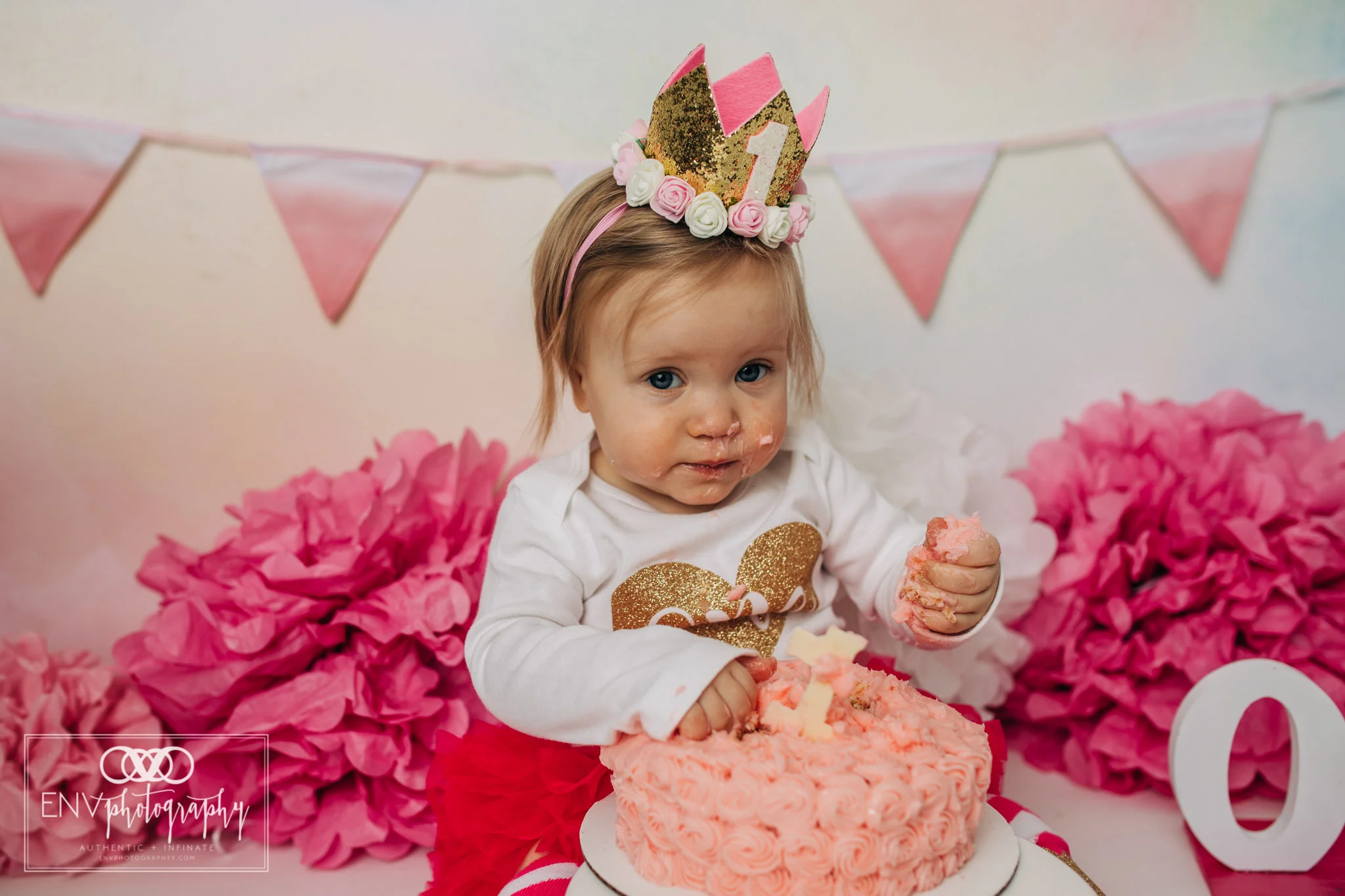 Mount Vernon Ohio Columbus Ohio First Birthday Smash Cake family photographer (23).jpg