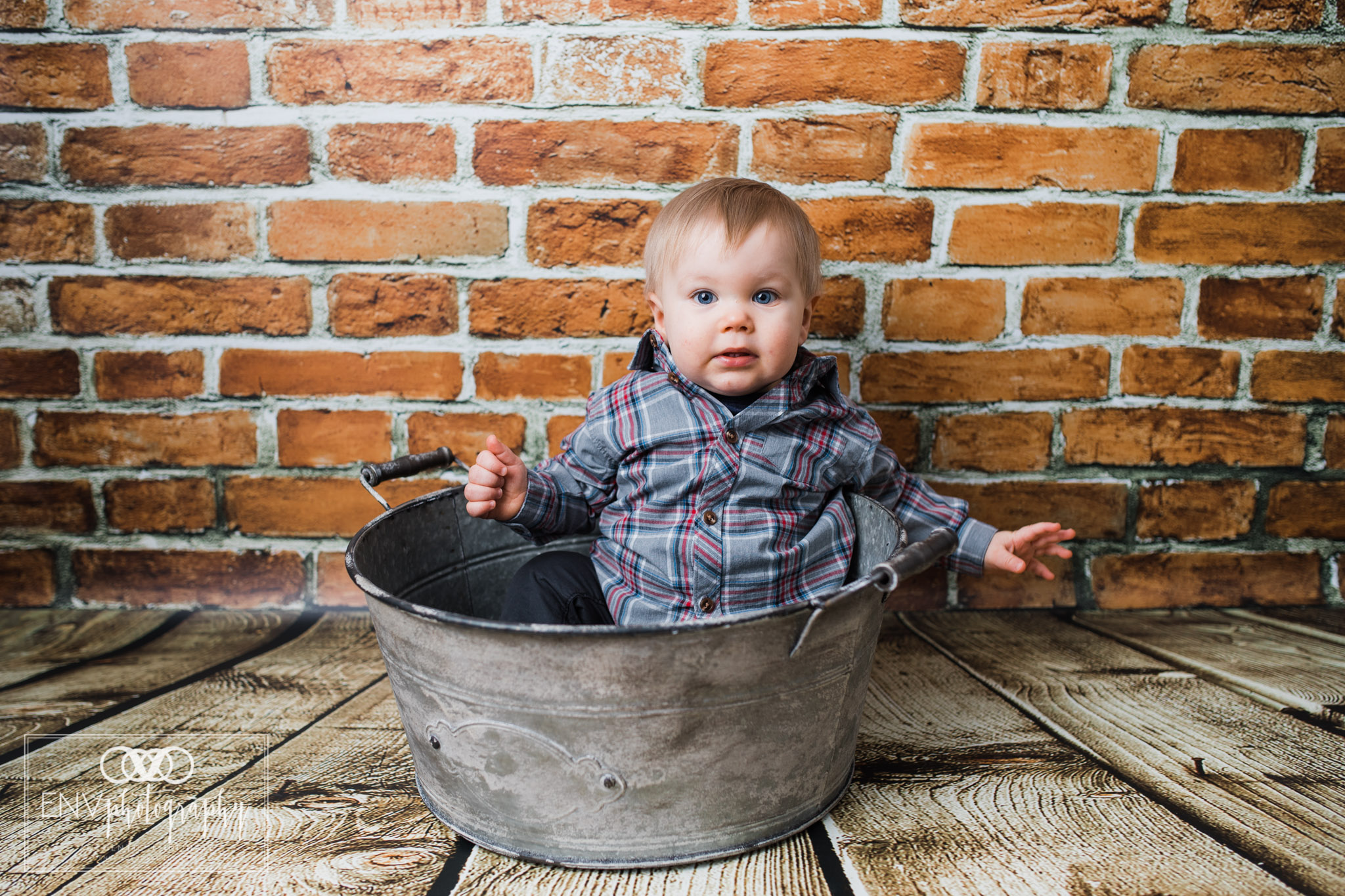 columbus ohio mount vernon ohio family photographer little blue truck cake smash (2).jpg