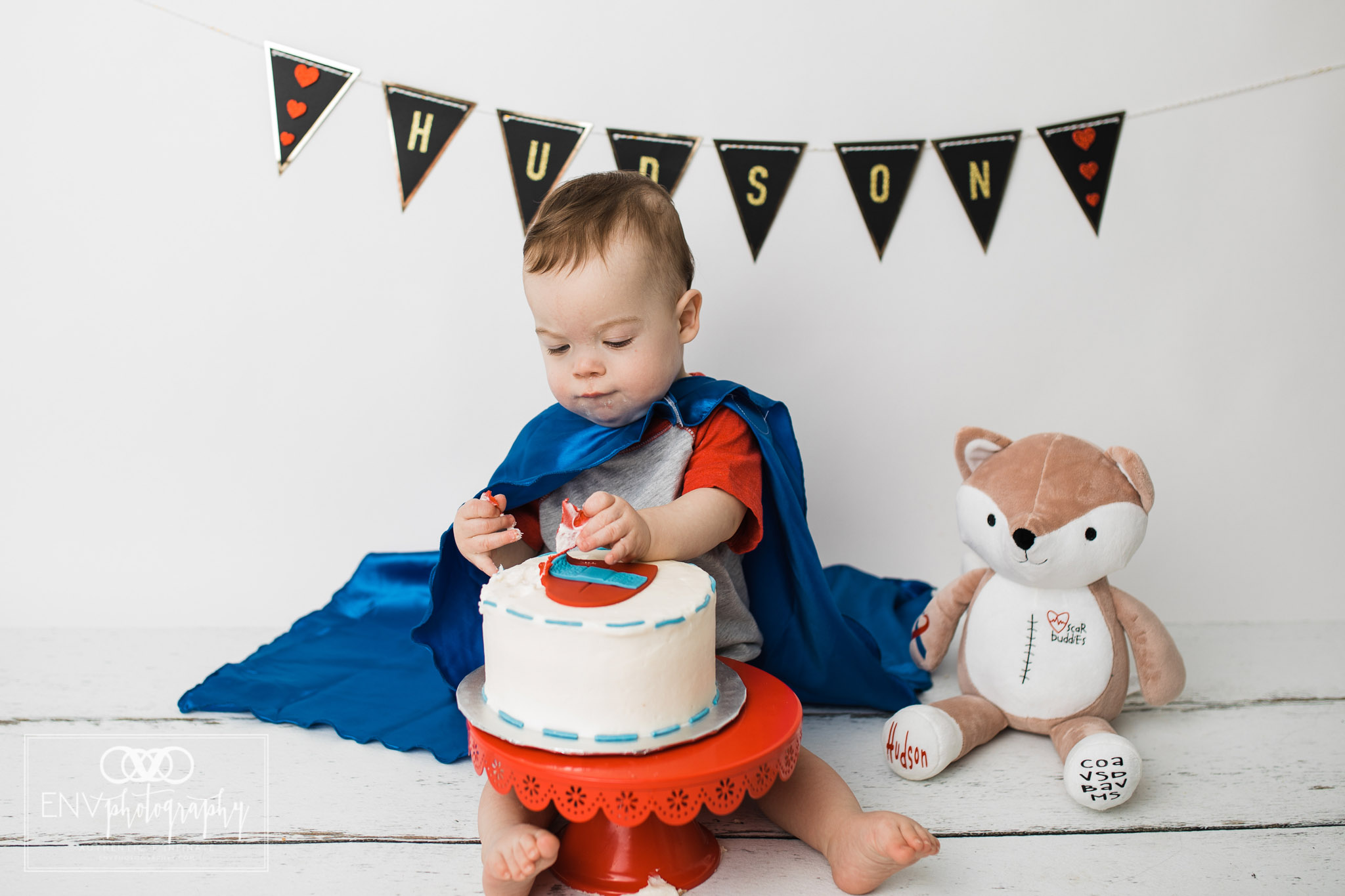 Mount Vernon Columbus Ohio Family Photographer First Birthday Cake Smash (19).jpg