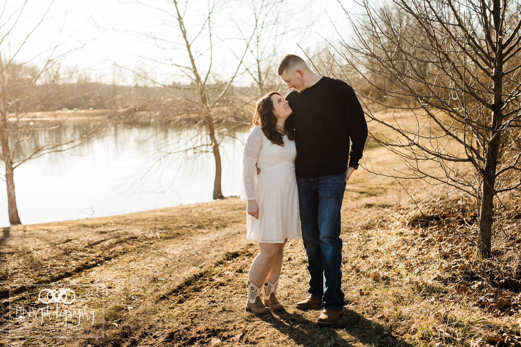 mount vernon columbus ohio engagement photographer (5).jpg