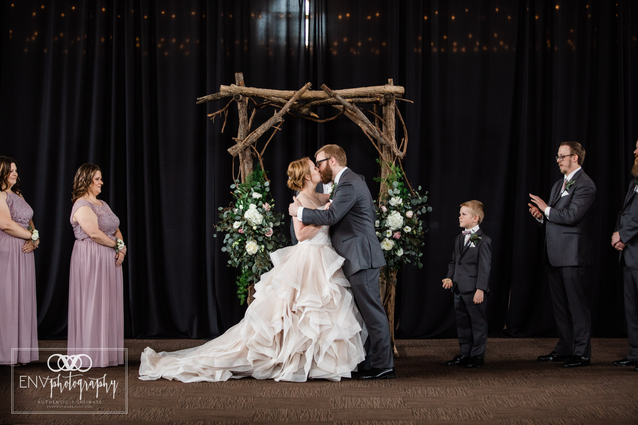 mount vernon columbus ohio irongate equestrian center wedding photographer (47).jpg