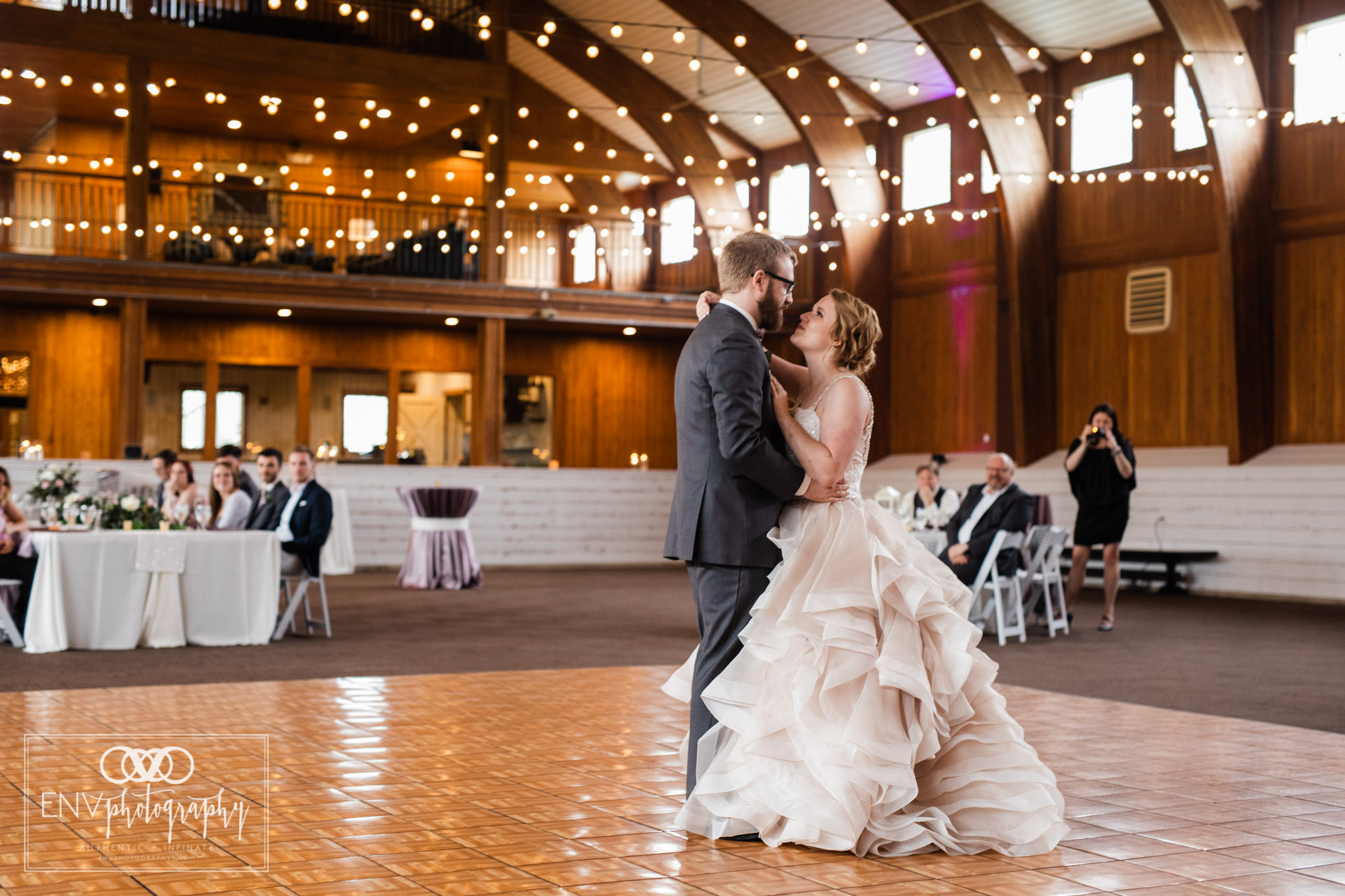 mount vernon columbus ohio irongate equestrian center wedding photographer (56).jpg