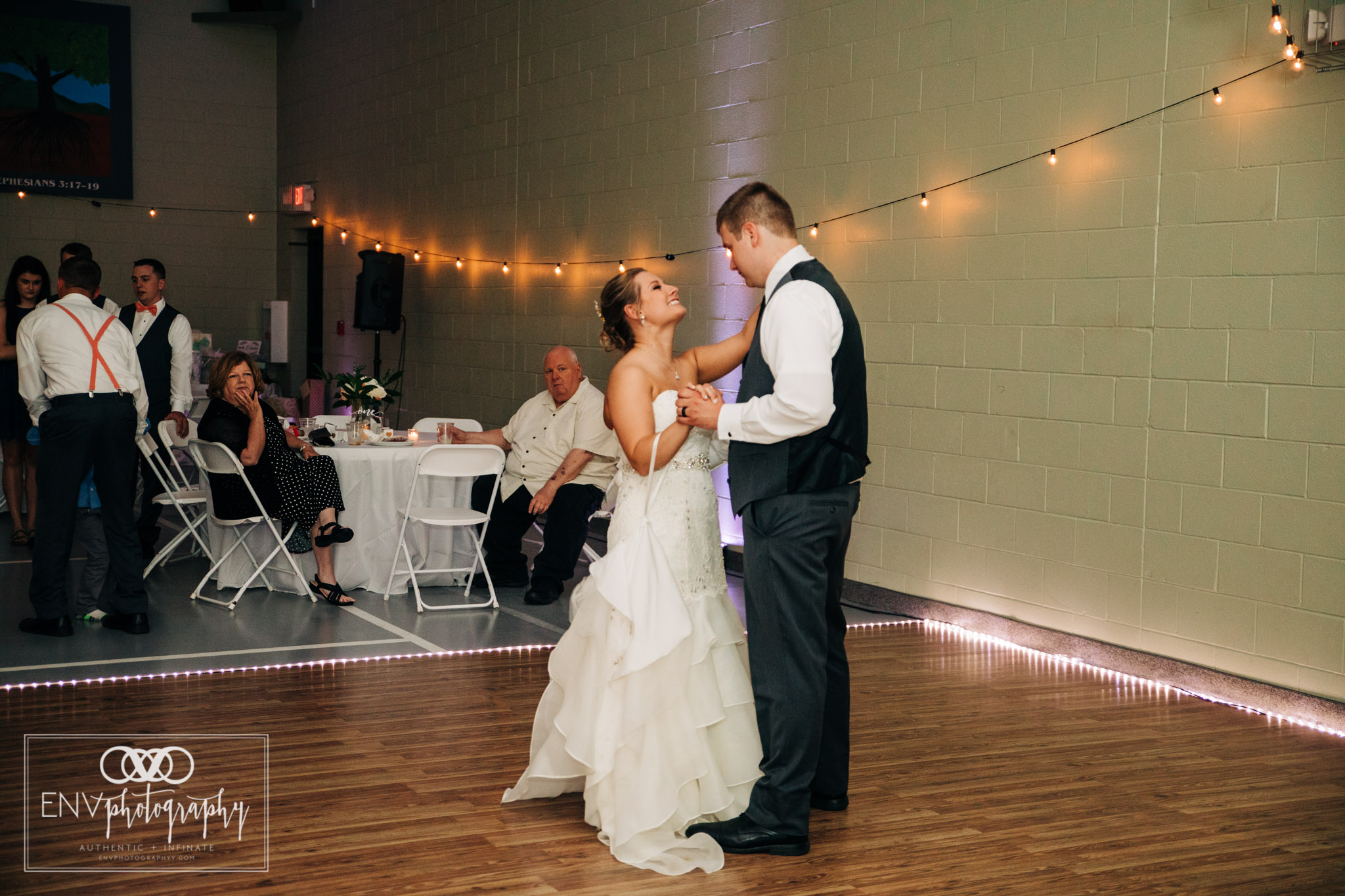 mount vernon newark ohio wedding photographer (41).jpg