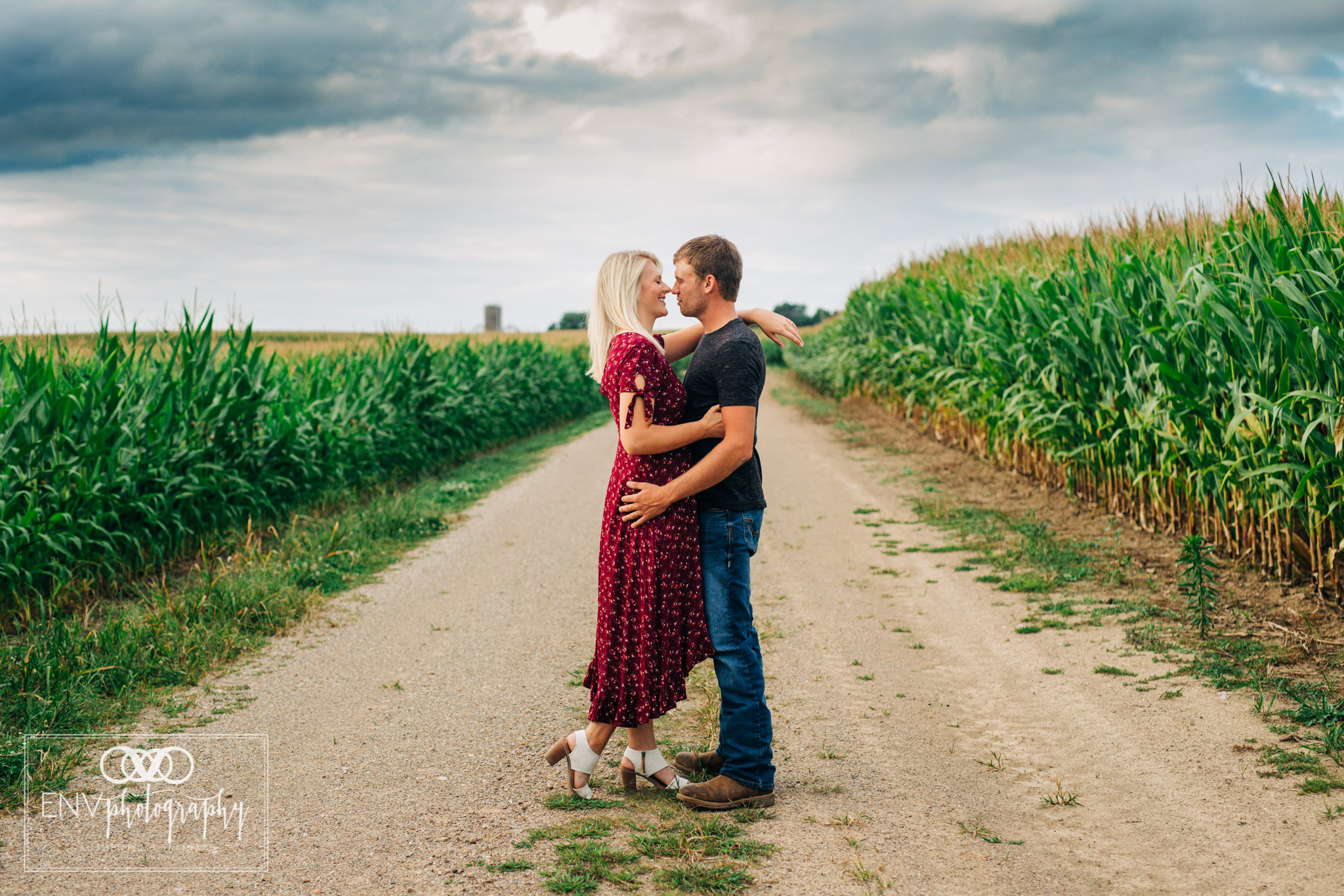 Mount Vernon Columbus Ohio Wedding Engagement Photographer (4).jpg