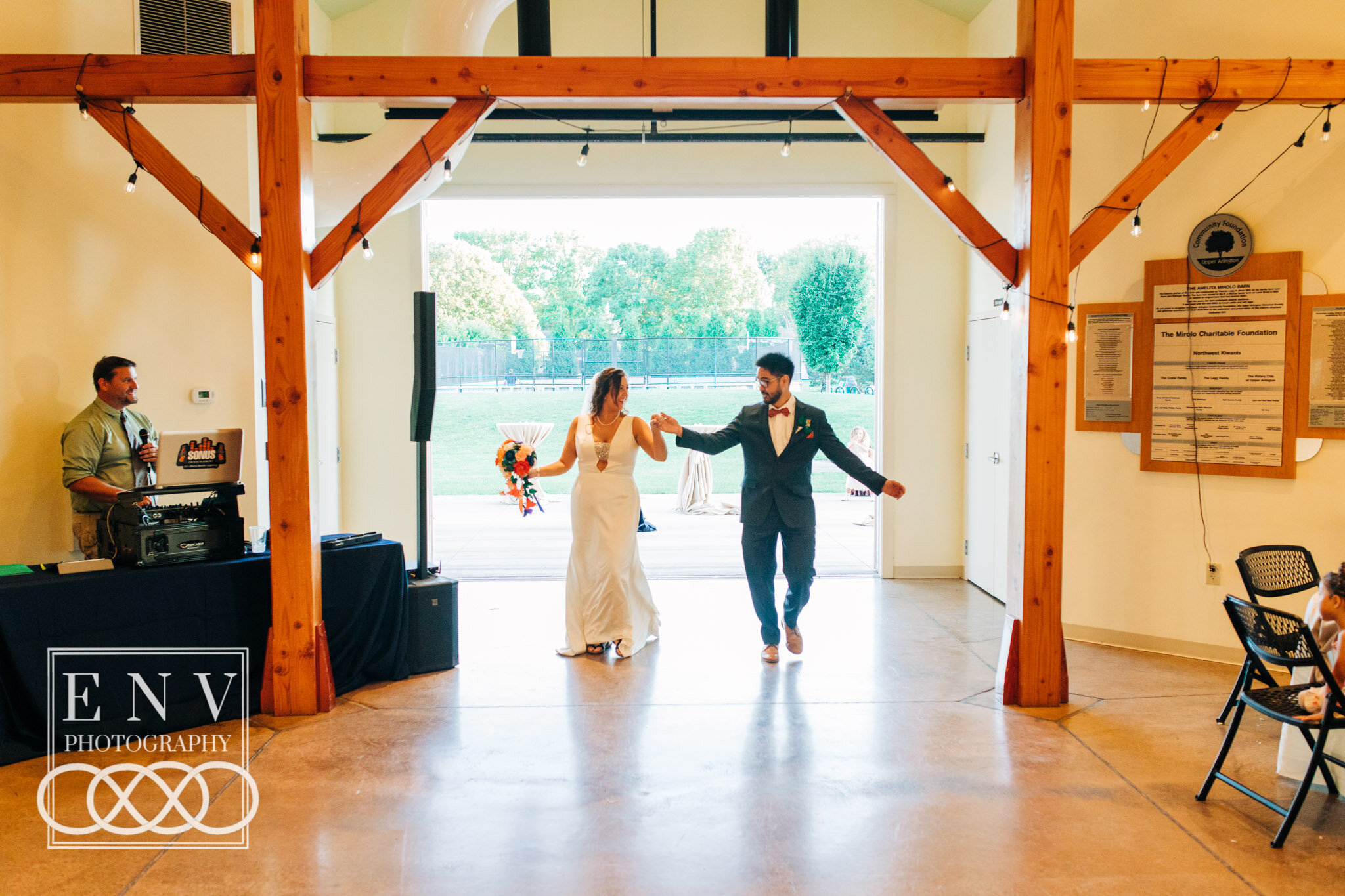 Amelita Mirolo Barn Upper Arlington Columbus Ohio Wedding Photography - ENV Photography (43).jpg