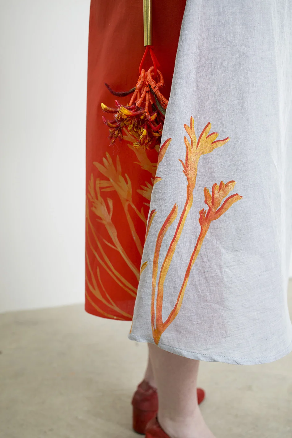   &nbsp;    Kangaroo Paw Poi +   Kangaroo Paw dress 2017     photo Craig Arnold  