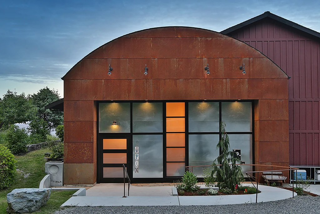 Photo by: Stadler Studio
