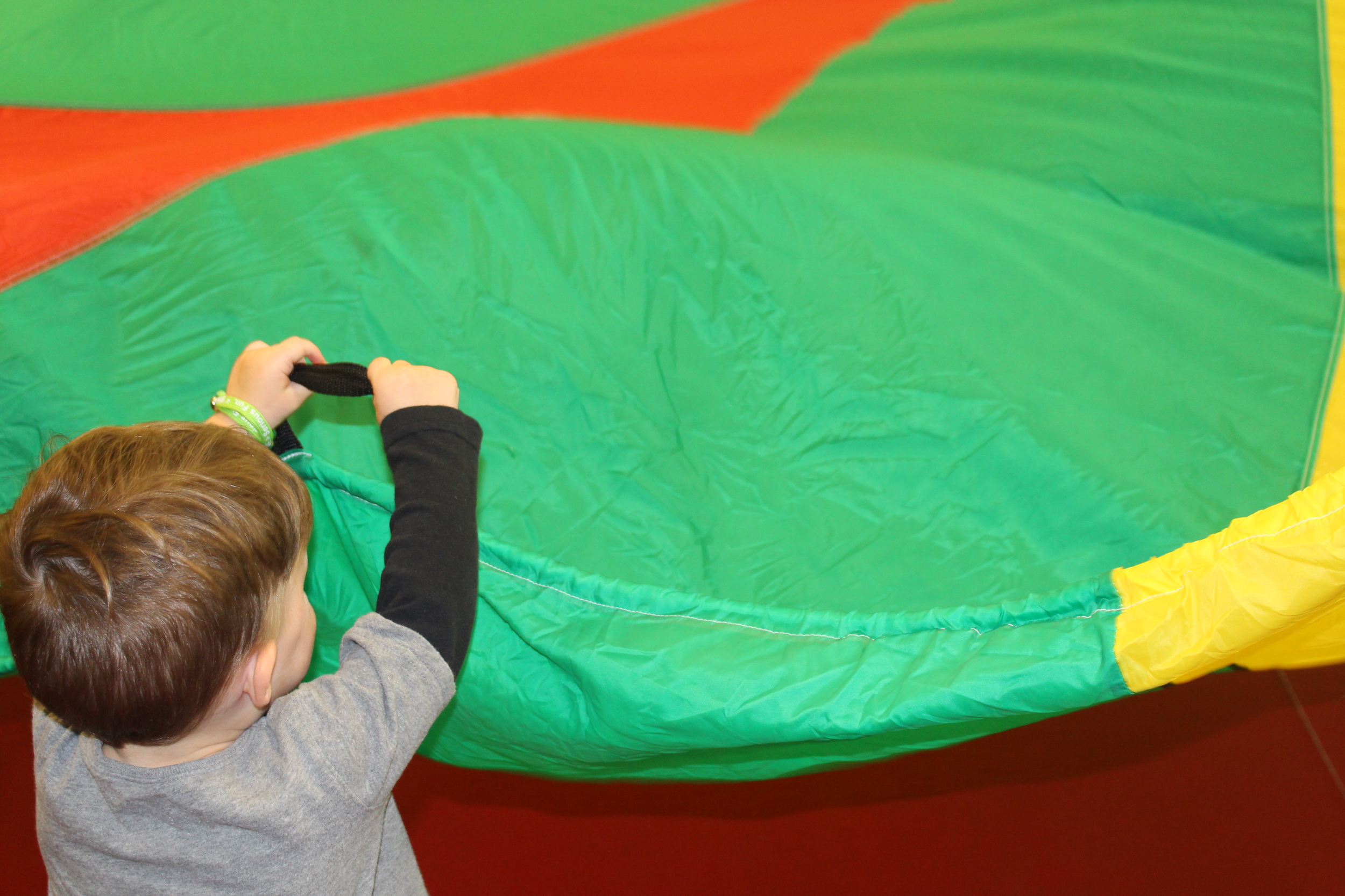 We started back at The Little Gym after a little break and the kids couldn't be happier. 