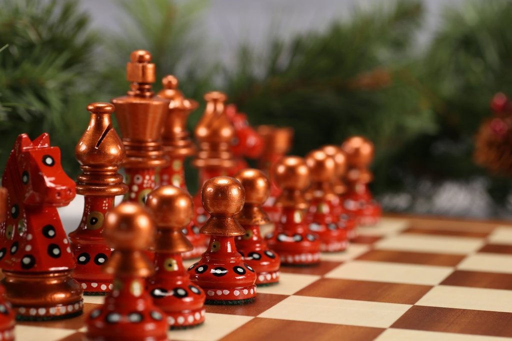 sydney-gruber-painted-champions-chess-set-1-red-and-blue-28610881323095_1024x1024.jpg