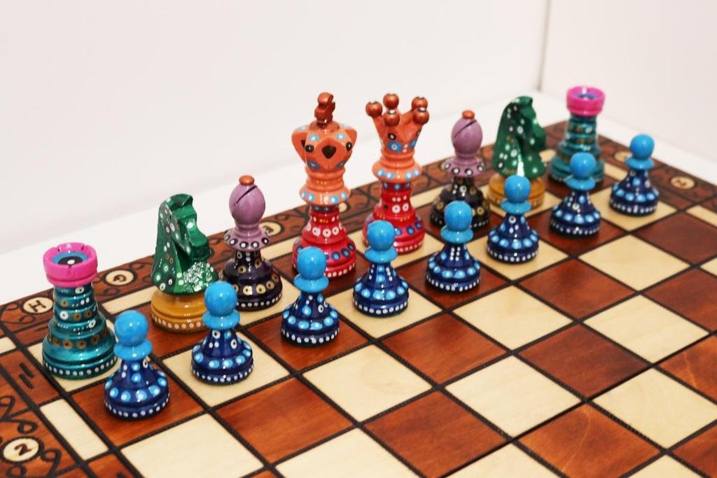 sydney-gruber-painted-21-ambassador-chess-set-10-the-finessing-wild-card-28610862940247_1024x1024.jpg