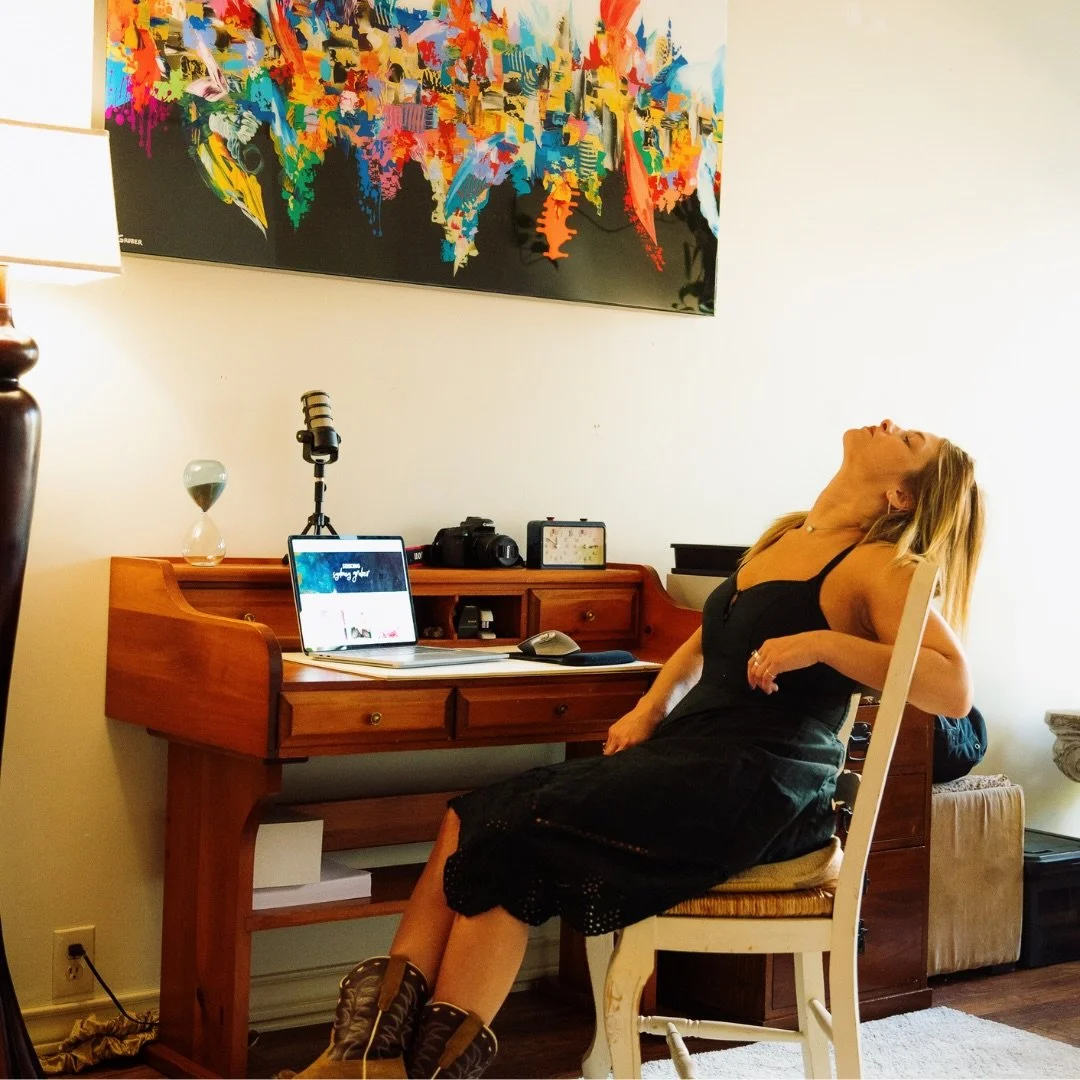 ➞ Leasing my hands and my mind for the last few seasons has allowed me to really stretch myself in the studio and in my life. As I begin onboarding custom work for 2026, I am grateful to watch my commission book populate with new jobs.

Here is a pho