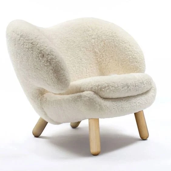 Finn Juhl Pelican Chair Reproduction