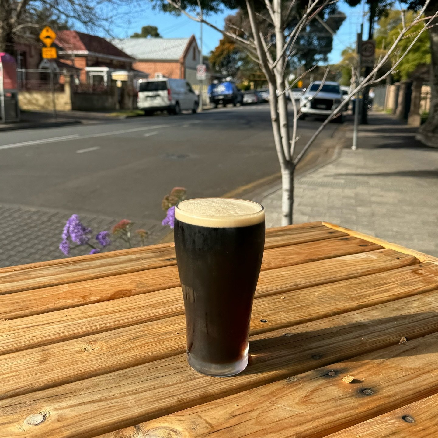 TOOHEYS OLD. 
Now on Tap.