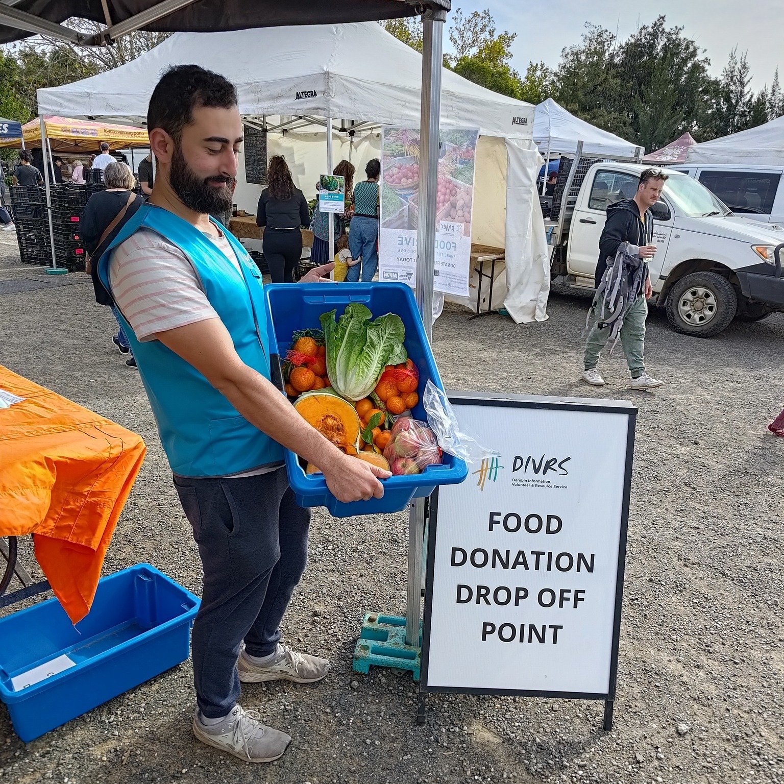 We're back this Sunday at @farmersmarketalphington! As part of our ongoing Food Drive project, we've been asking shoppers to buy an extra piece of fruit or vegetable to donate. You can help us to fill 200 food parcels each week for people in the Dare