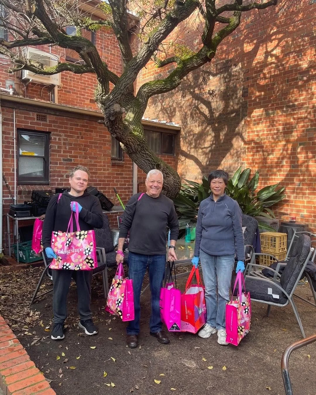 Many thanks to @kattheomp who last month dropped off much needed food supplies donated by community to her office. 

Every week we share food with 500 Darebin locals experiencing financial stress and food insecurity. 

We share nutritious healthy fre