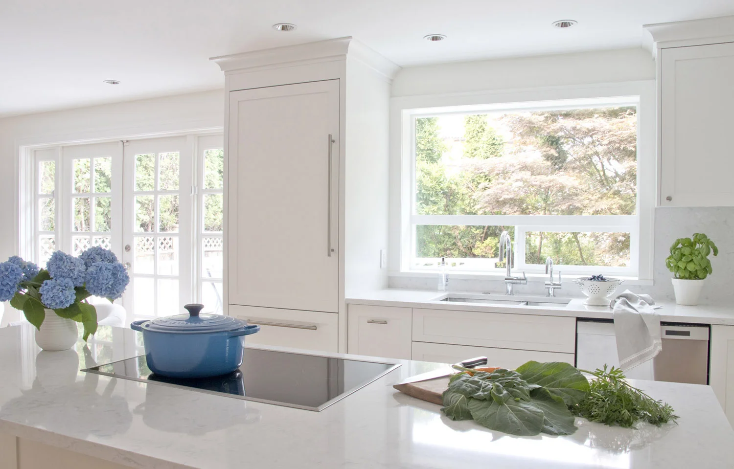 White Kitchen sink on the window.jpg