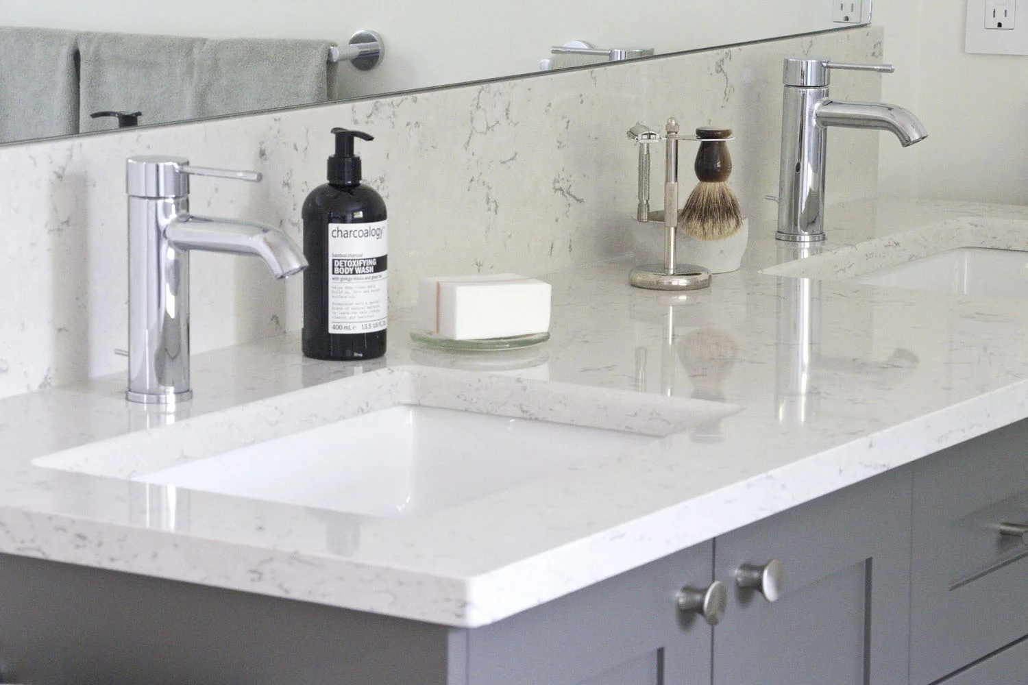 Vanity undermount sink close up.jpg