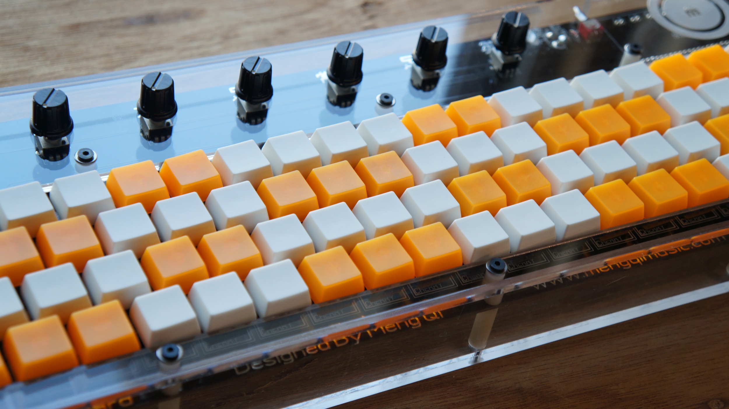 wholetone midi keyboard 2.JPG