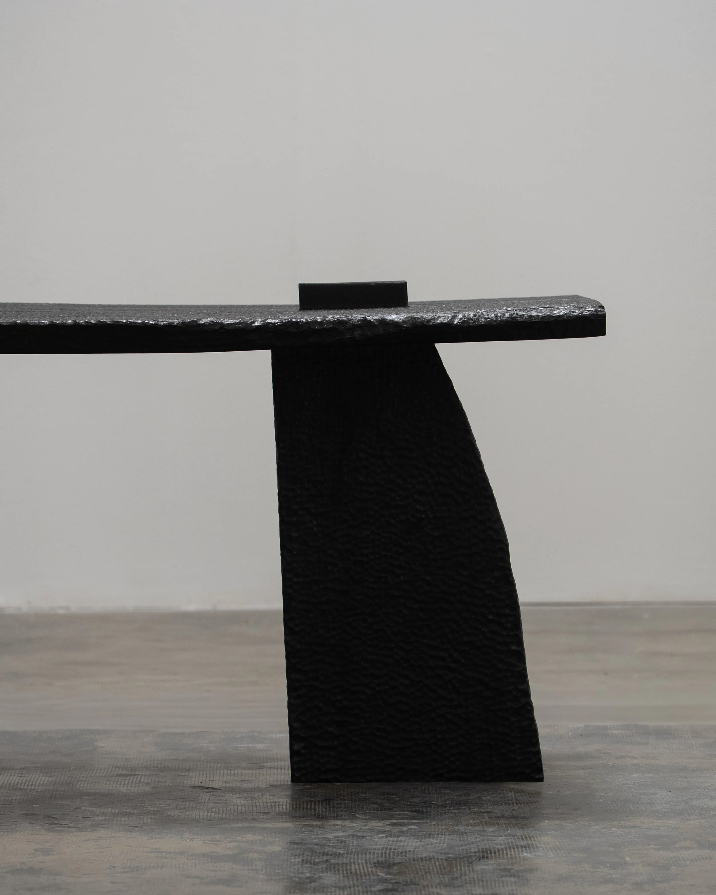 Massif_Dining_Table-8.jpg