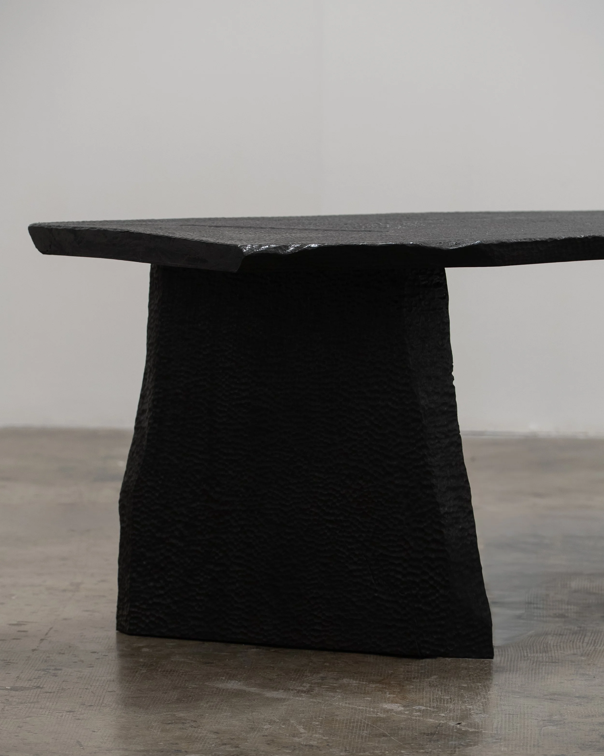 Massif_Dining_Table-16.jpg