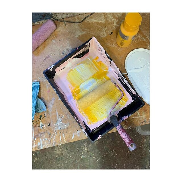 Painting 🎨

#setdesigneronmaternityleave #setdesign #prep #propstyling #stilllife #stilllifephotography