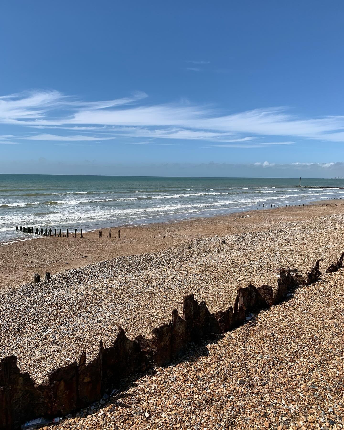 I&rsquo;d pretty much class this as best weather ever for a bike ride/  birthday lunch @crabshack_worthing scenario - thank you weather 🤩 🚲

Excellent lunch too! 😍