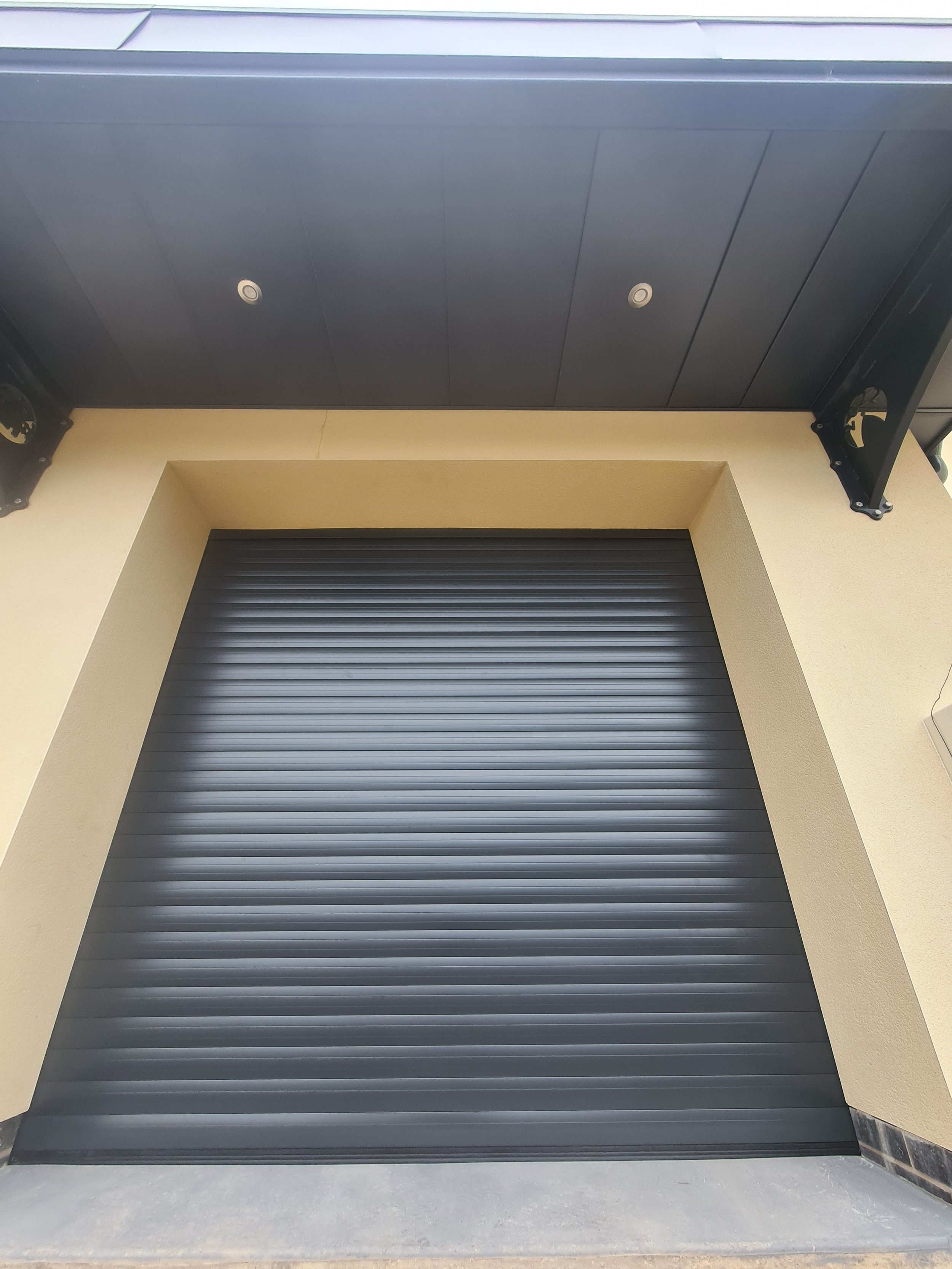 Uk Doors Midlands Classic 77m fully insulated roller garage door in smooth Anthracite grey W/ matching frame