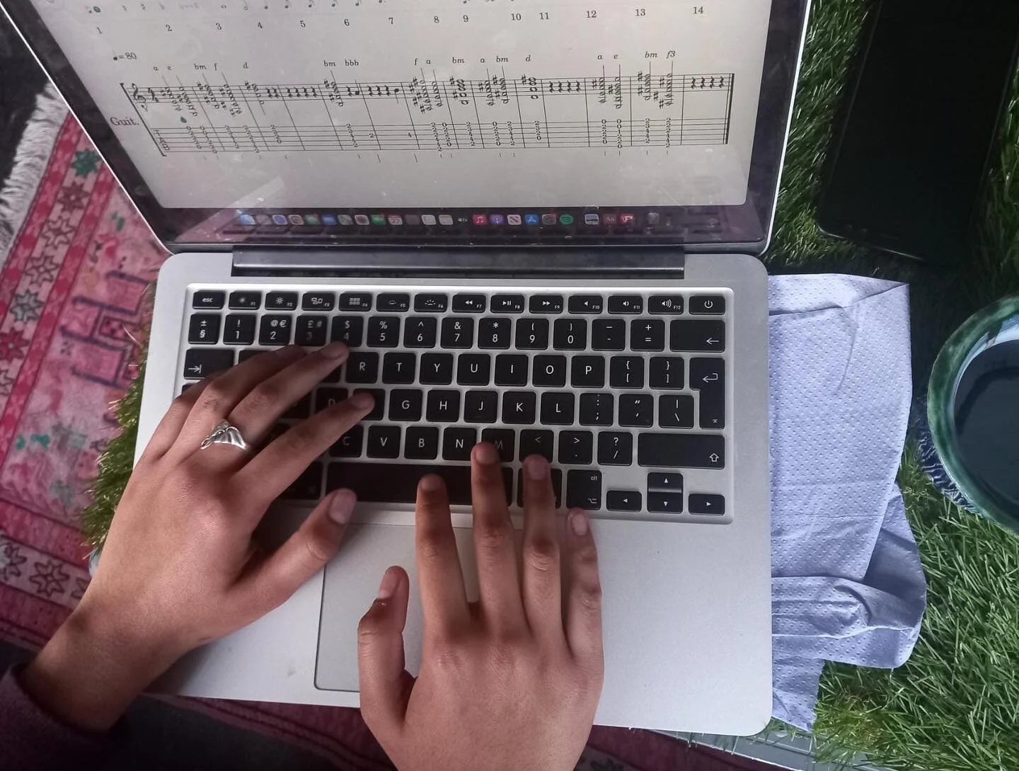 Today we split into two groups: one group listened to tracks and discusses the history of electronic music, while the other focused on composition, musical notation and theory 🎚️🎛️🎼