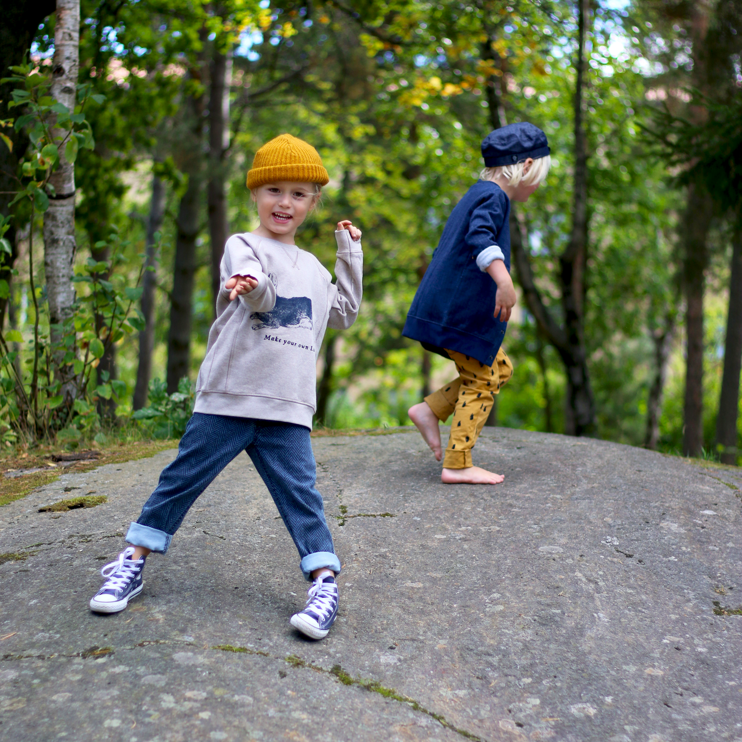 softgallery_aw16_threadsthatcount_yellowandblue.png